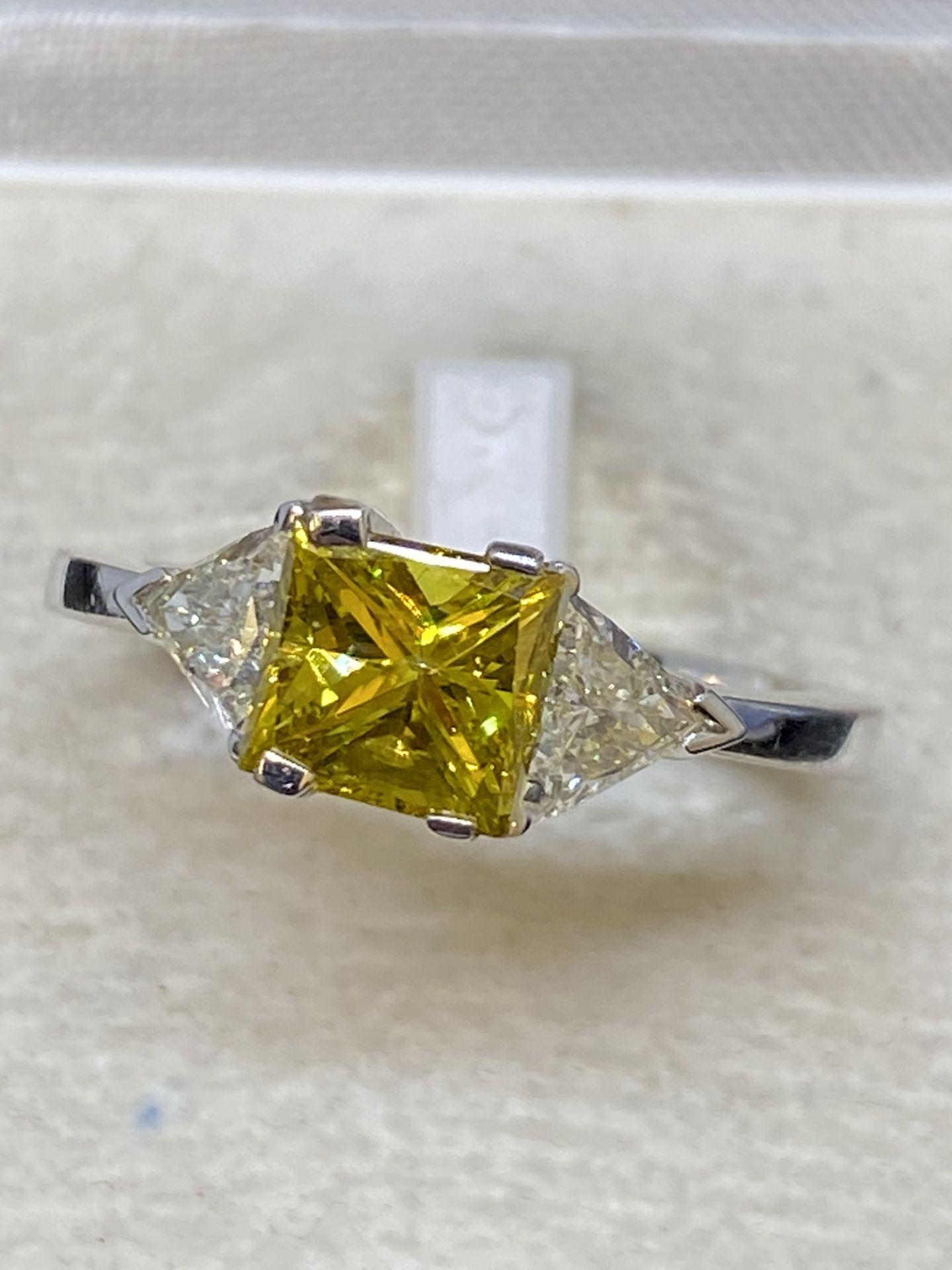 18ct GOLD YELLOW & WHITE DIAMOND RING 1.90ct TOTAL DIAMOND WEIGHT - Image 12 of 12