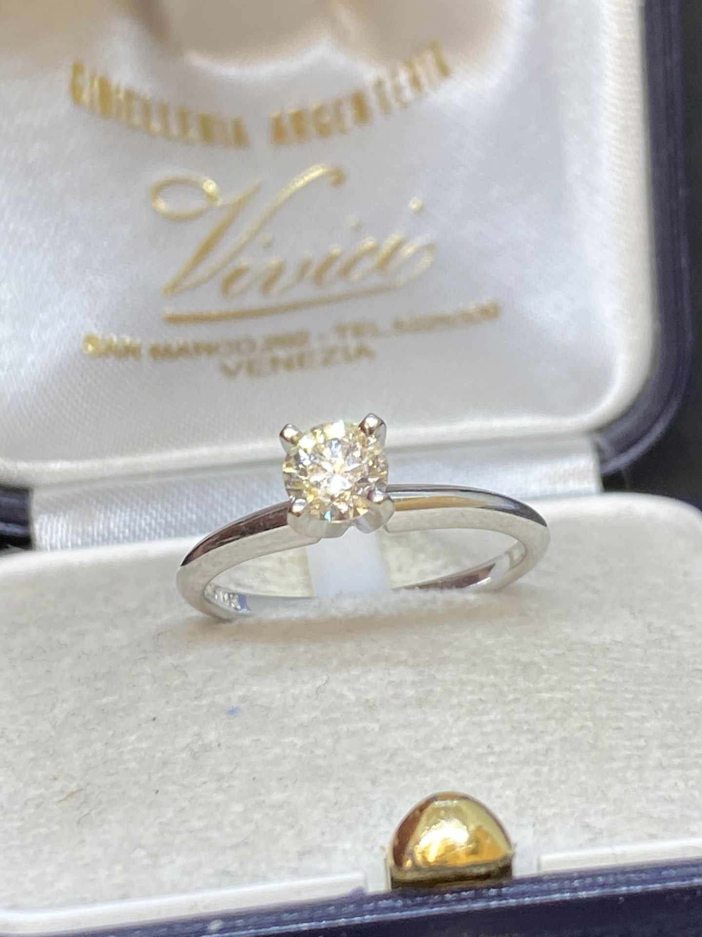W.G.I 0.56ct H/SI1 DIAMOND SOLITAIRE RING SET IN 14k WHITE GOLD - Image 11 of 11