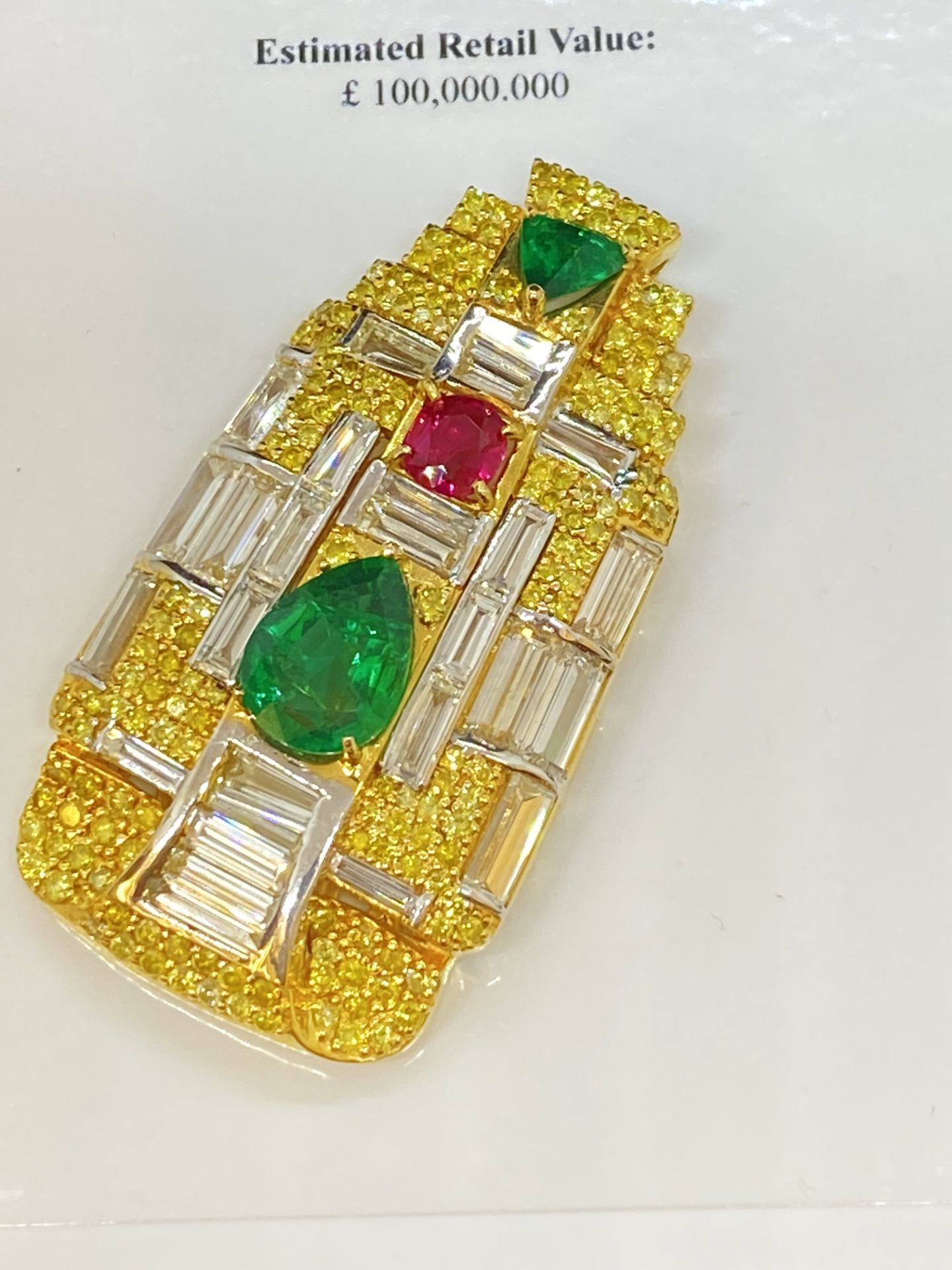 FINE DIAMOND, EMERALD & RUBY PENDANT WITH W.G.I £100,000 VALUATION - 30.9 GRAMS ** MUST SEE ** - Image 3 of 25