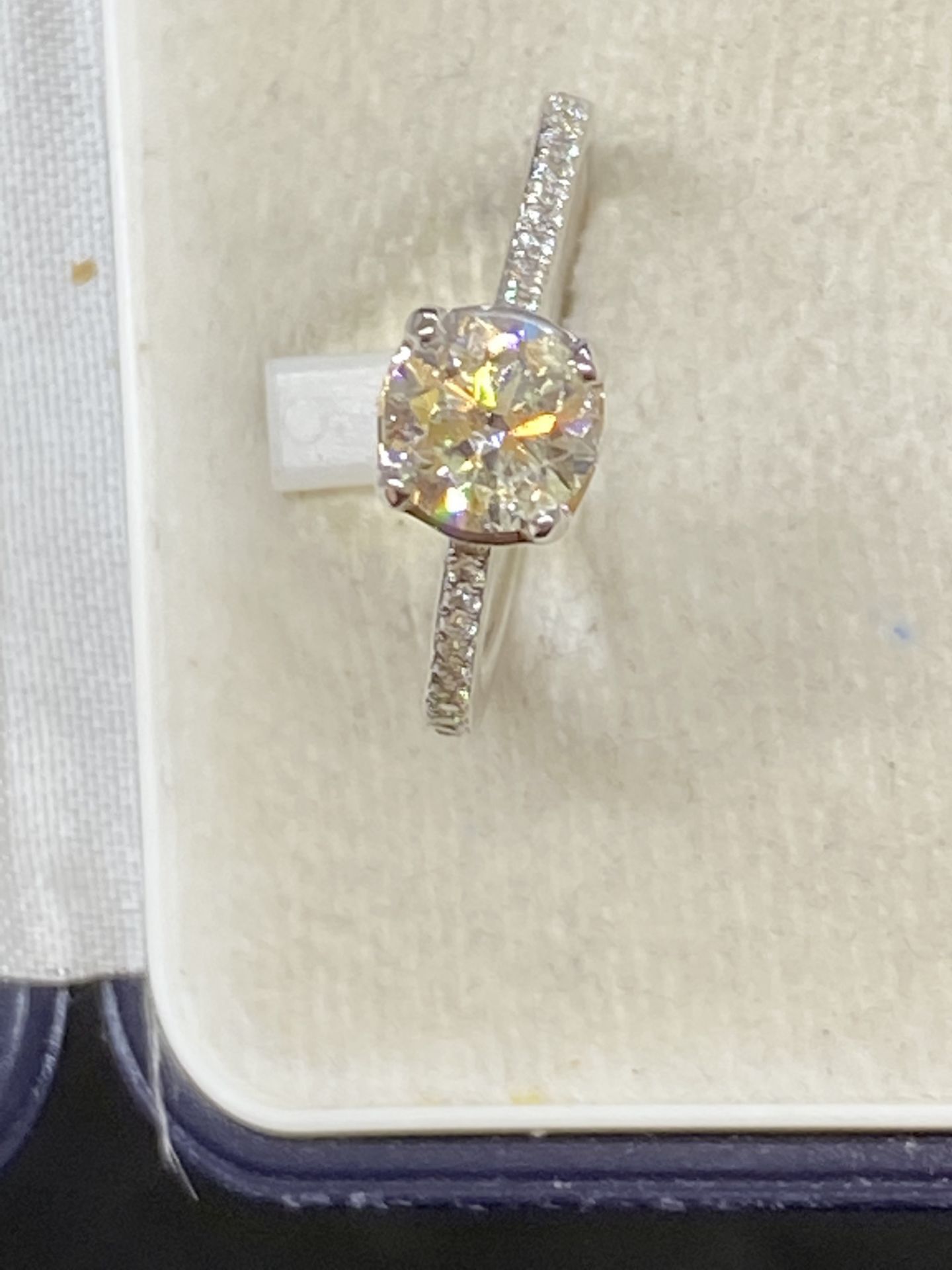 CERTIFICATED 1.07ct DIAMOND SOLITAIRE H COLOUR - SI1 18ct GOLD - Image 4 of 10