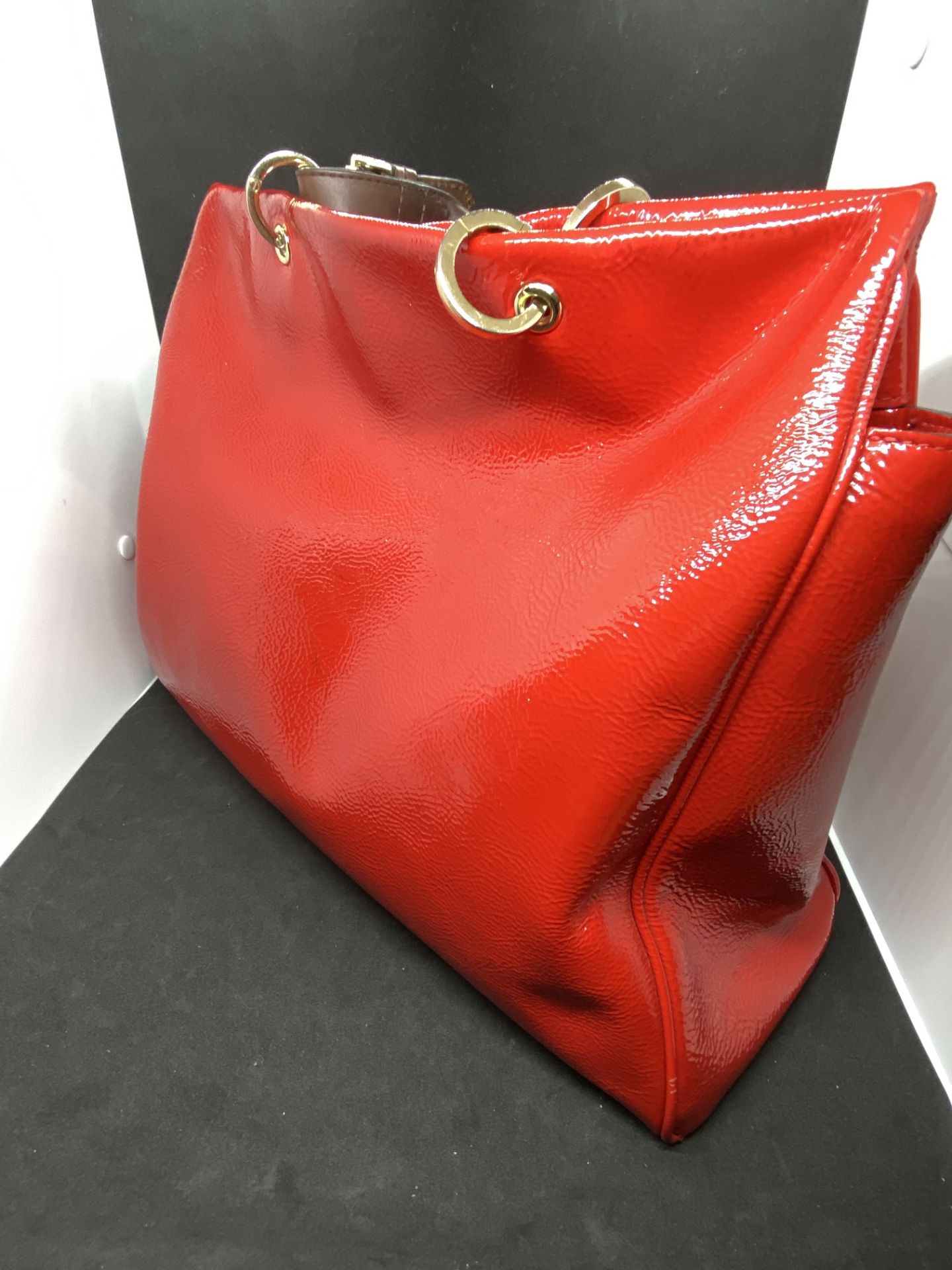 MULBERRY RED COLOURED HANDBAG - Image 2 of 17