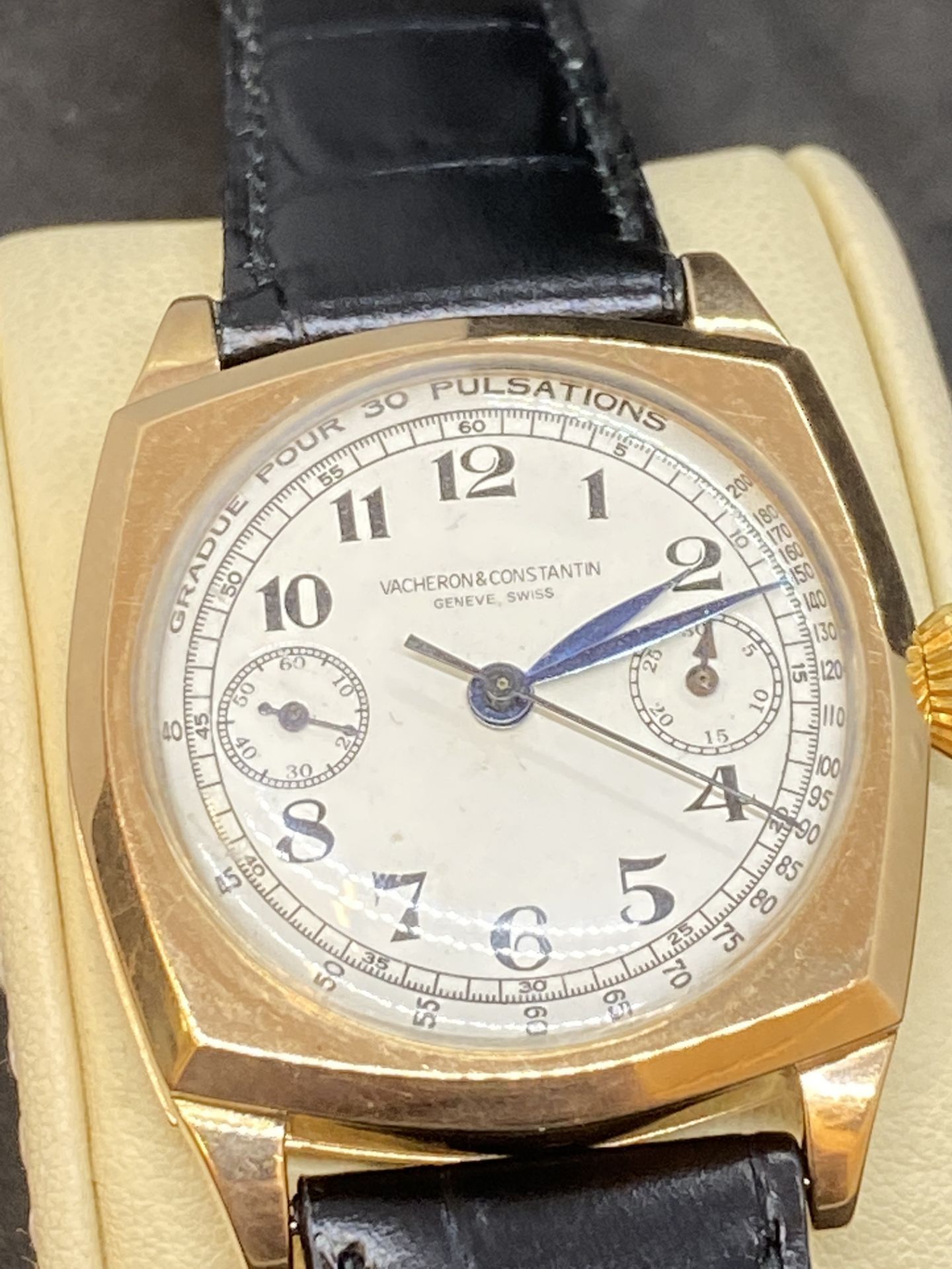 VACHERON & CONSTANTIN 18ct GOLD VINTAGE WATCH - Image 9 of 18