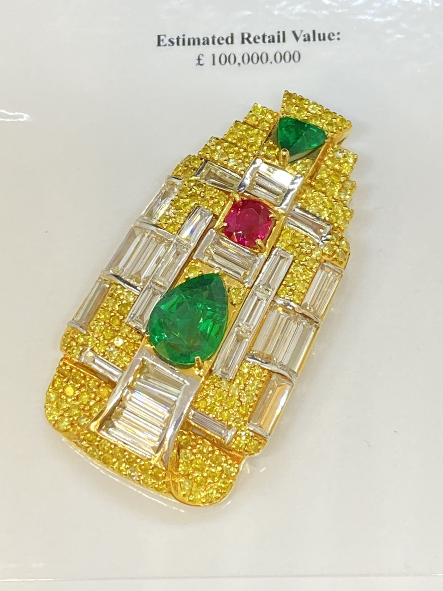FINE DIAMOND, EMERALD & RUBY PENDANT WITH W.G.I £100,000 VALUATION - 30.9 GRAMS ** MUST SEE ** - Image 5 of 25