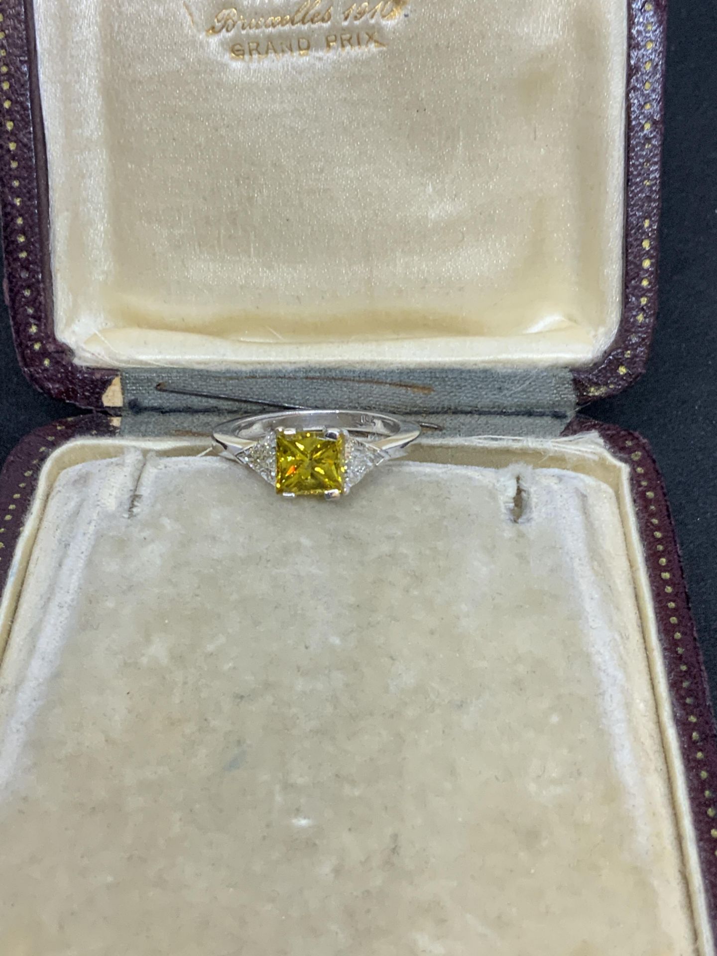 18ct GOLD 2.80ct tdw YELLOW & WHITE DIAMOND RING - Image 3 of 7