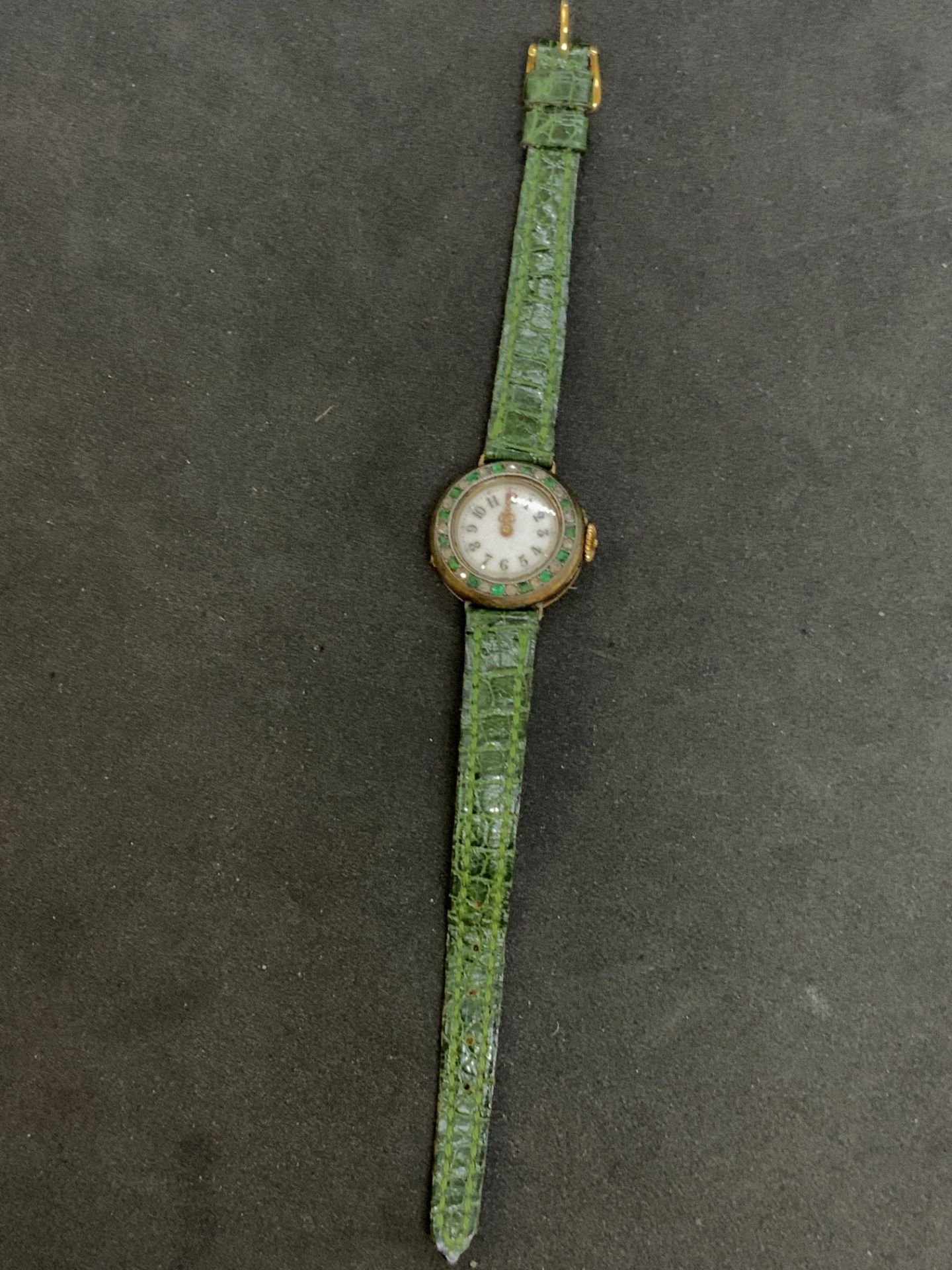 VINTAGE FRENCH 18ct GOLD HALLMARK EMERALD & DIAMOND SET WATCH - Image 6 of 7