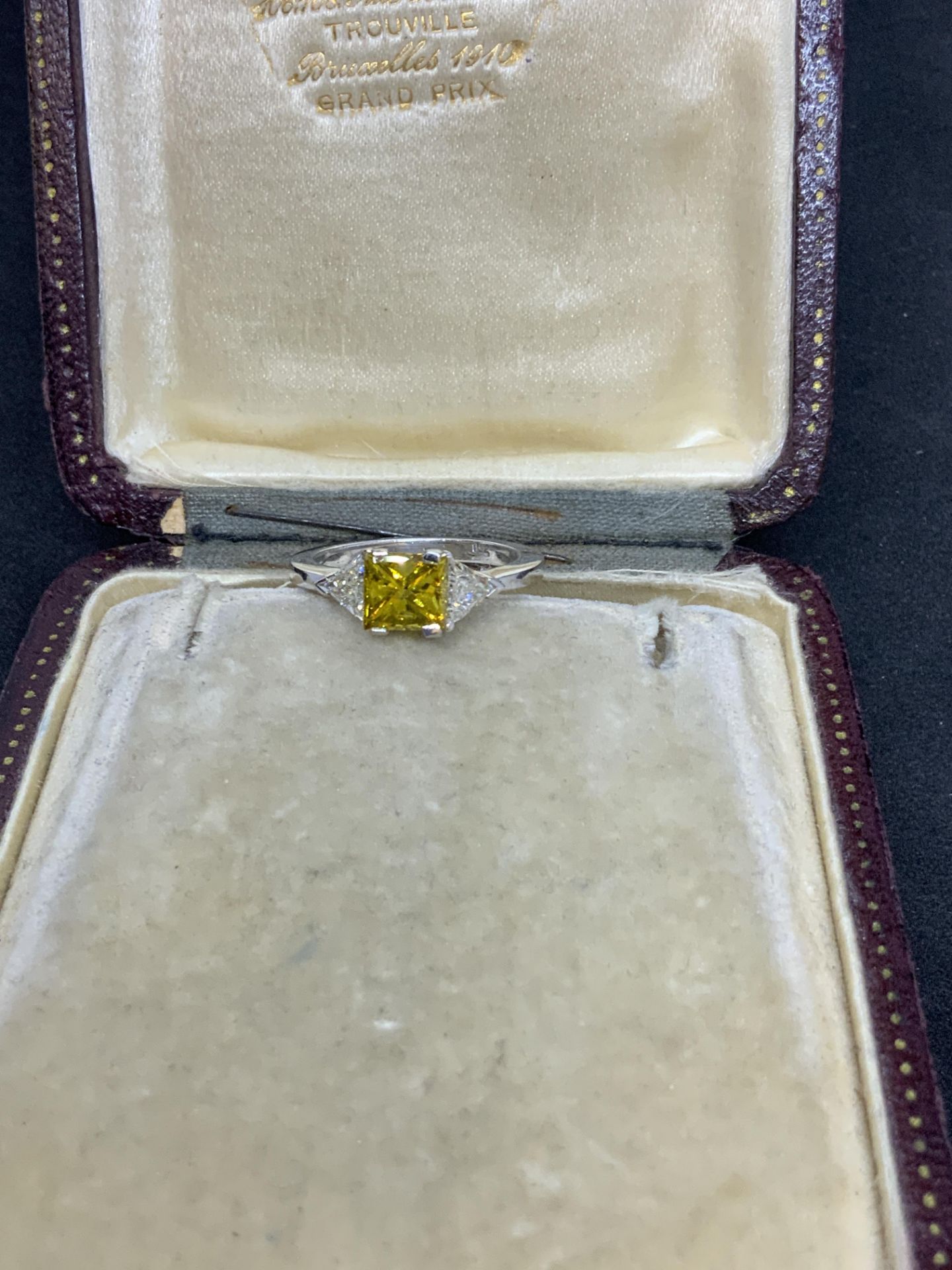 18ct GOLD 2.80ct tdw YELLOW & WHITE DIAMOND RING - Image 2 of 7