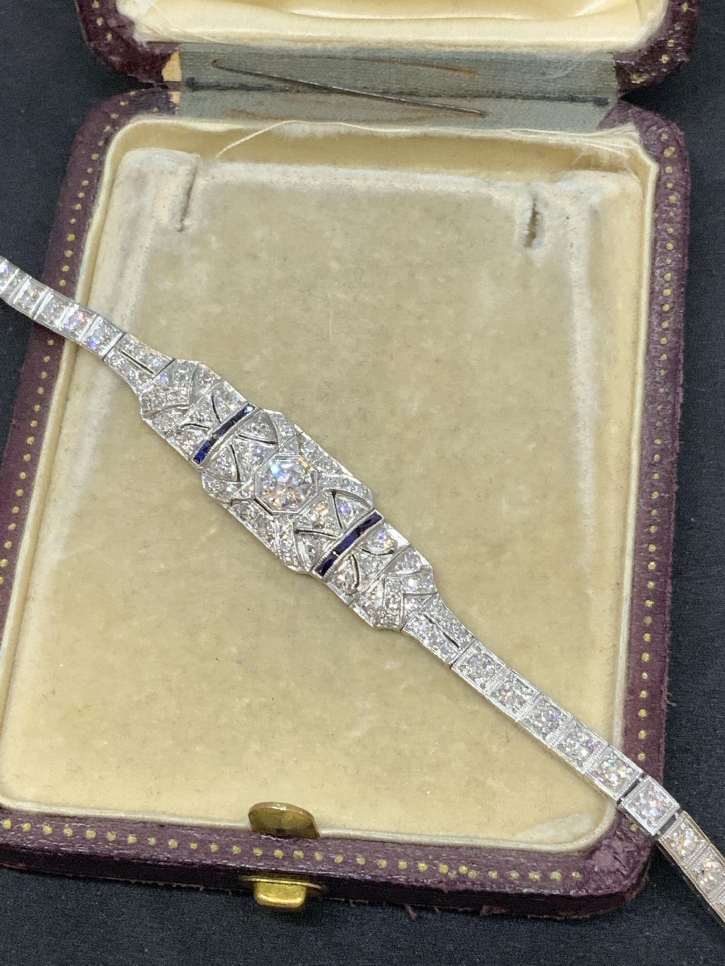 ANTIQUE SAPPHIRE & 4.00ct G-VS DIAMOND SET BRACELET SET IN WHITE GOLD - Image 2 of 9