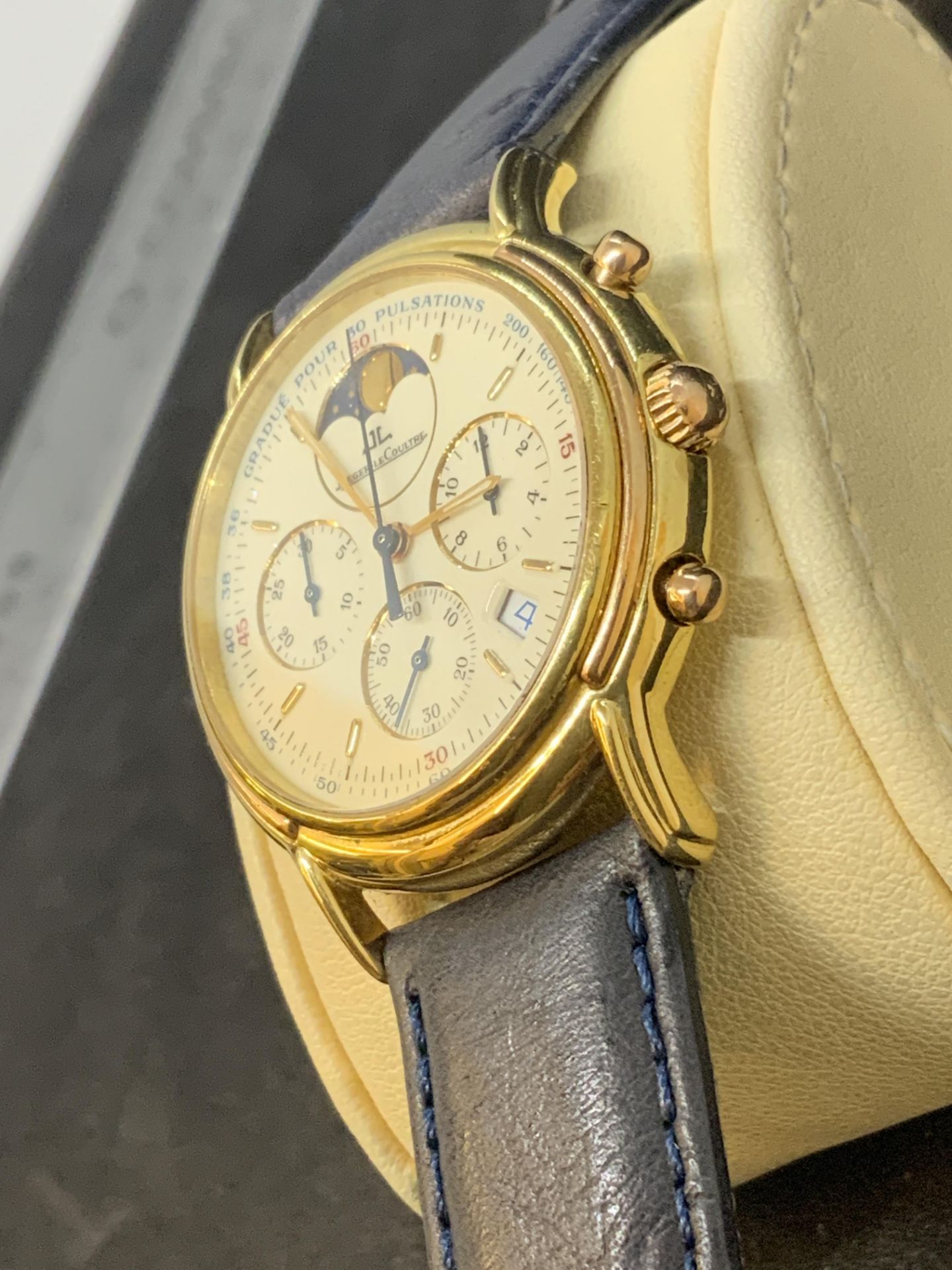 Jaeger-LeCoultre Odysseus Chronograph Moonphase 165.7.3 18k Yellow Gold - 34mm - Image 2 of 9