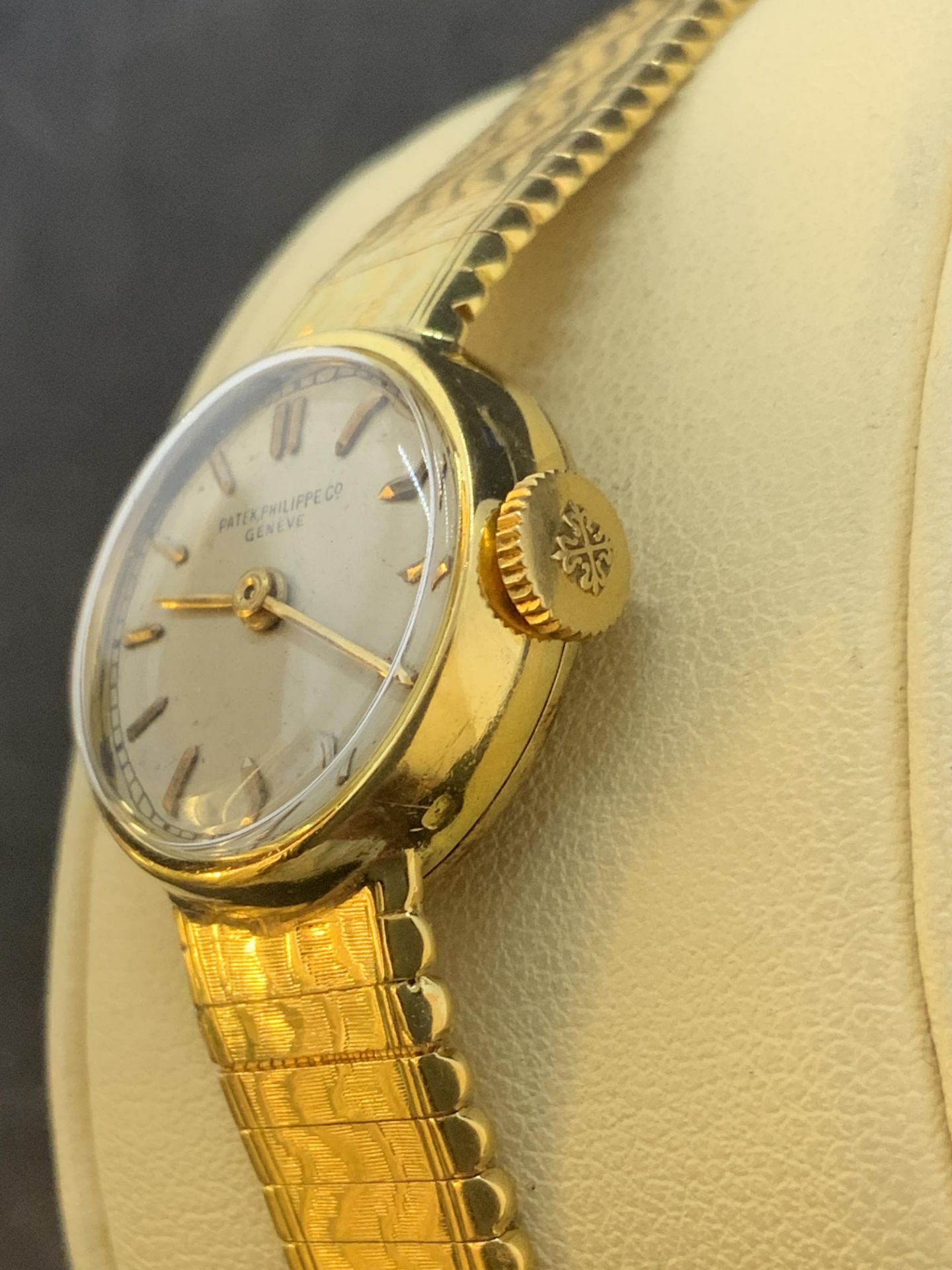 PATEK PHILIPPE 18ct GOLD WATCH - CIRCA 1950'S - Image 2 of 9