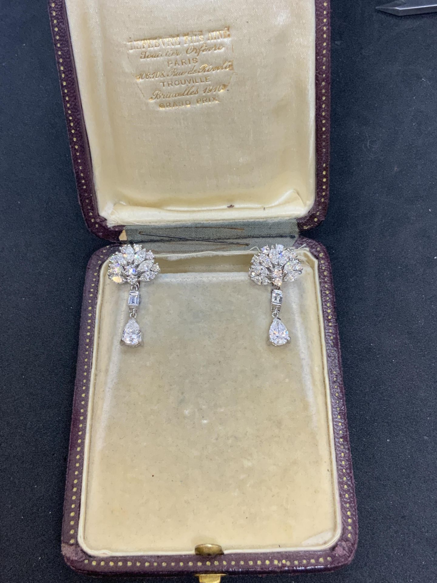 FINE PLATINUM 950 DIAMOND EARRINGS - Image 15 of 16