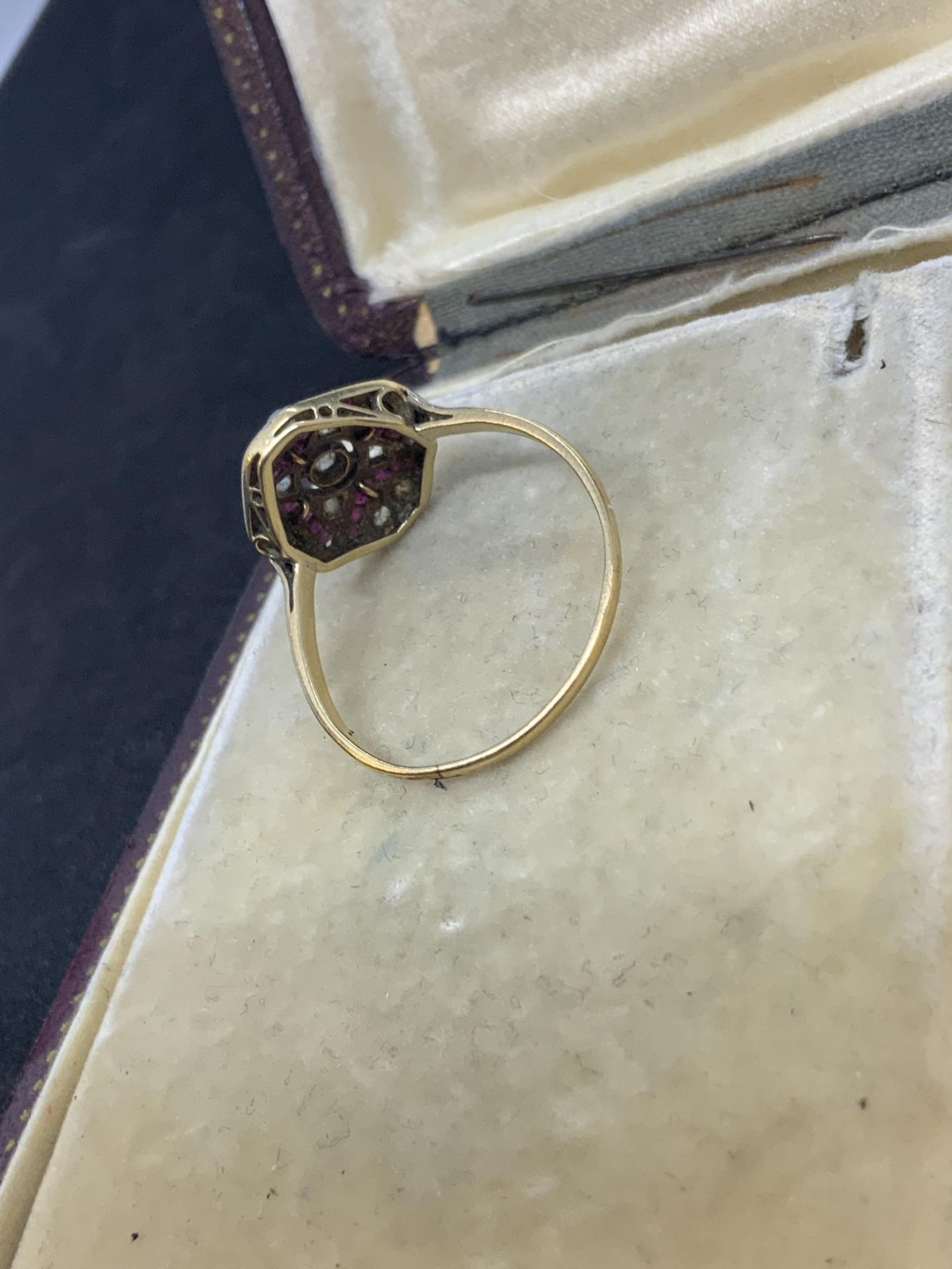 ANTIQUE RUBY & DIAMOND SET RING - Image 4 of 8