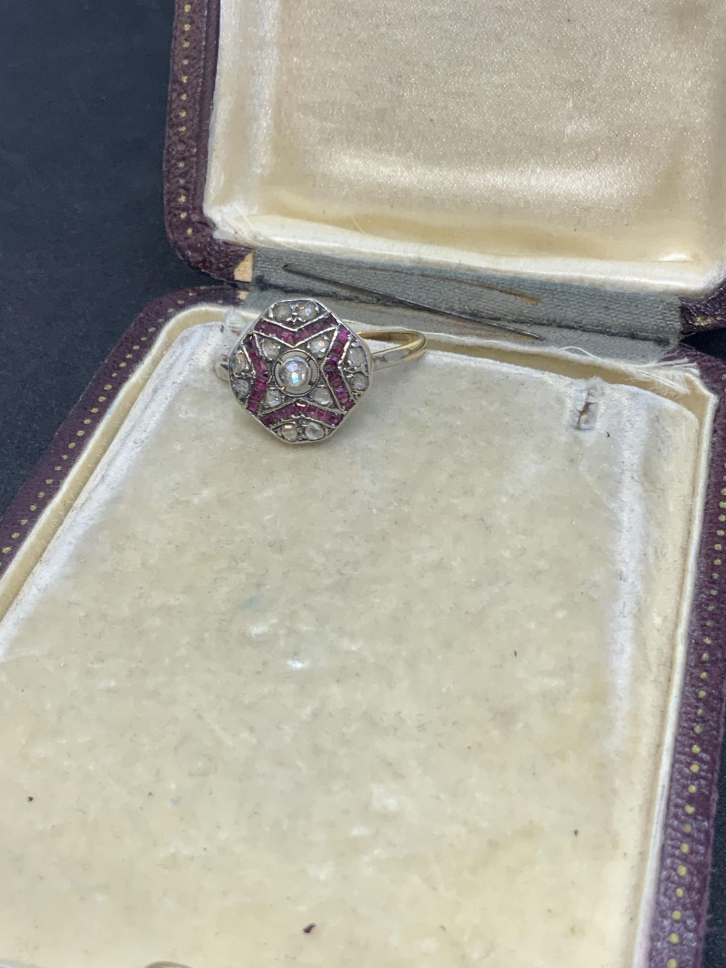 ANTIQUE RUBY & DIAMOND SET RING - Image 3 of 8