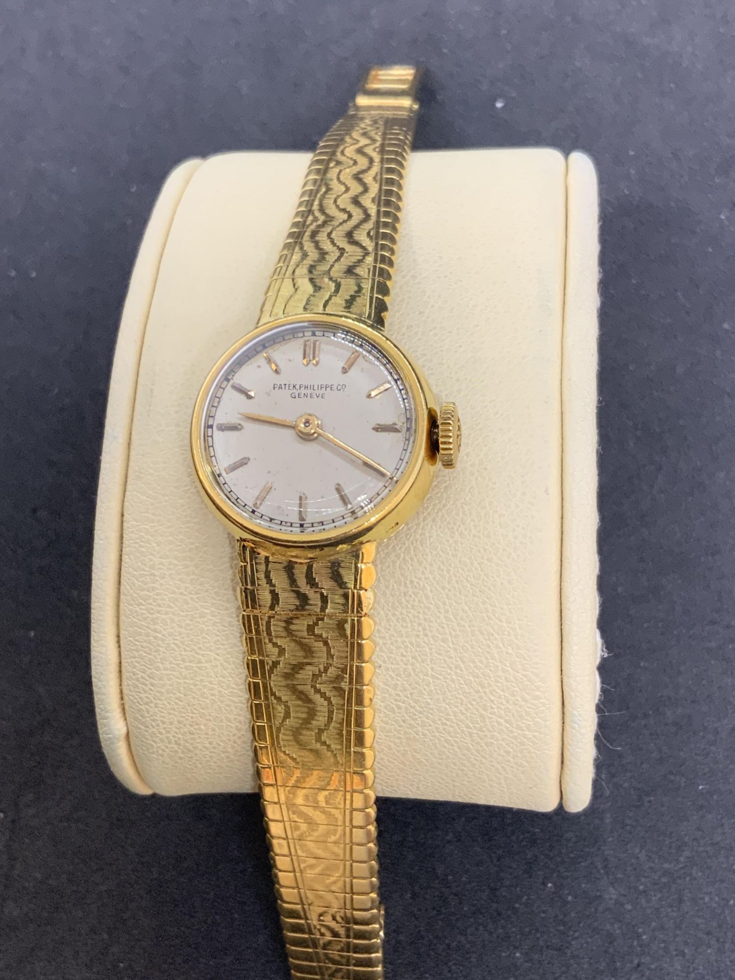 PATEK PHILIPPE 18ct GOLD WATCH - CIRCA 1950'S - Image 3 of 9