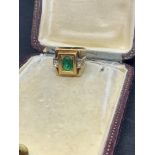 ANTIQUE 18ct GOLD 2.5ct APPROX EMERALD & DIAMOND RING - 10 GRAMS APPROX
