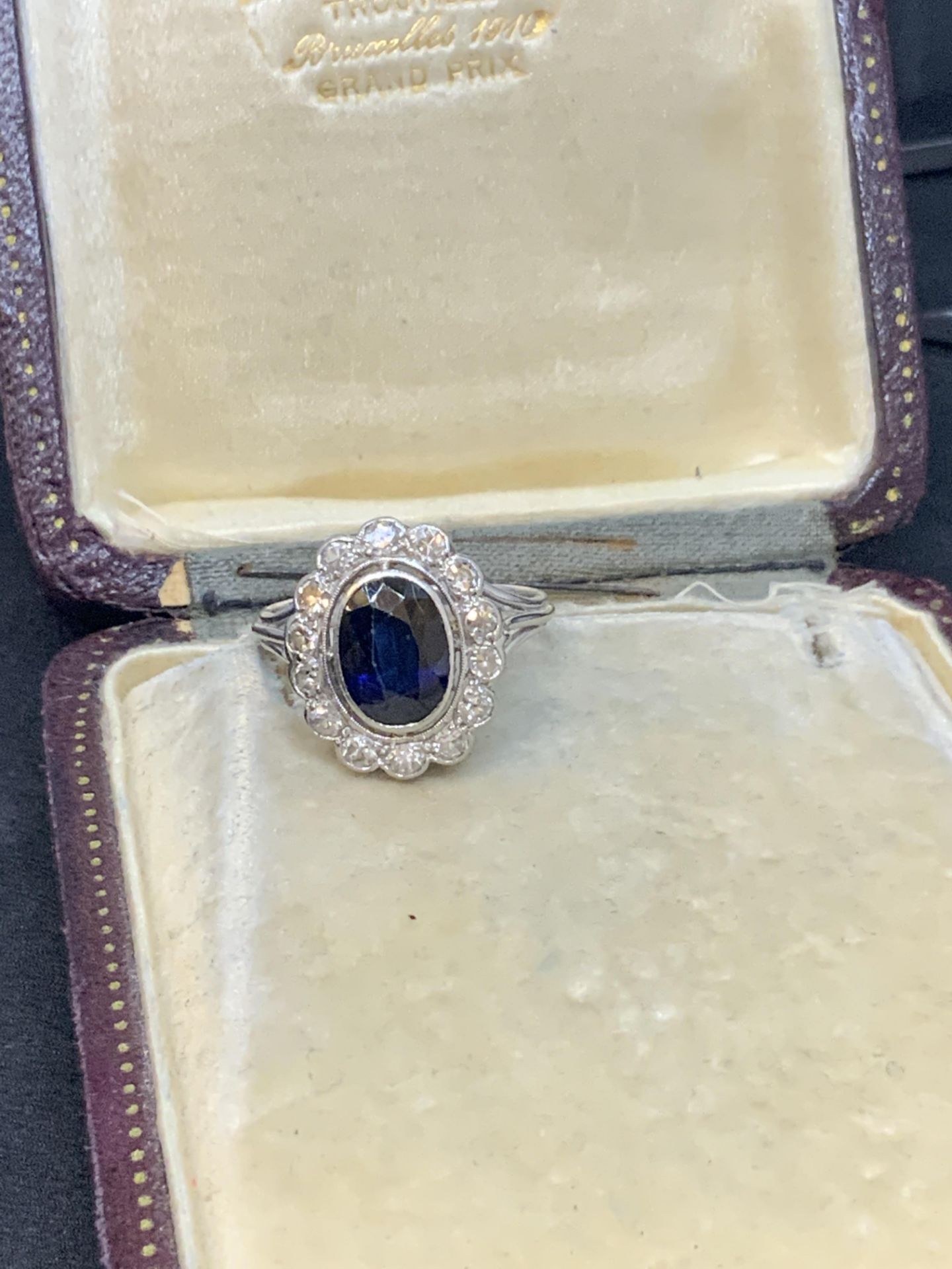 18ct GOLD 2.5ct SAPPHIRE & 1.00ct H-VS-SI DIAMOND RING - Image 2 of 6