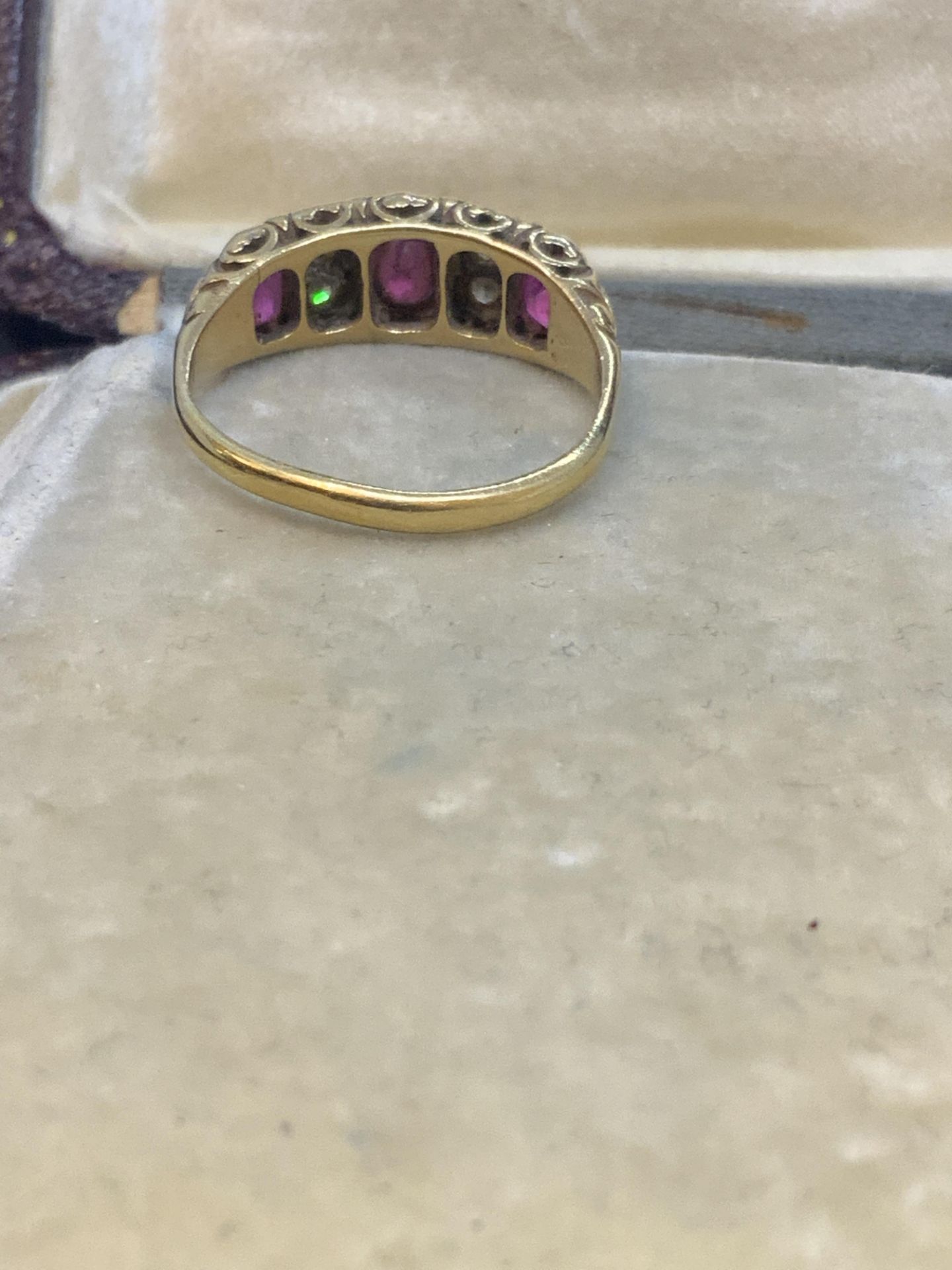 ANTIQUE 18ct GOLD RUBY & DIAMOND SET RING - Image 2 of 9