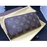 LOUIS VUITTON PURSE WITH BOX & DUST BAG - EXCELLENT CONDITION