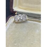 ANTIQUE 18ct GOLD DIAMOND RING - 5 GRAMS