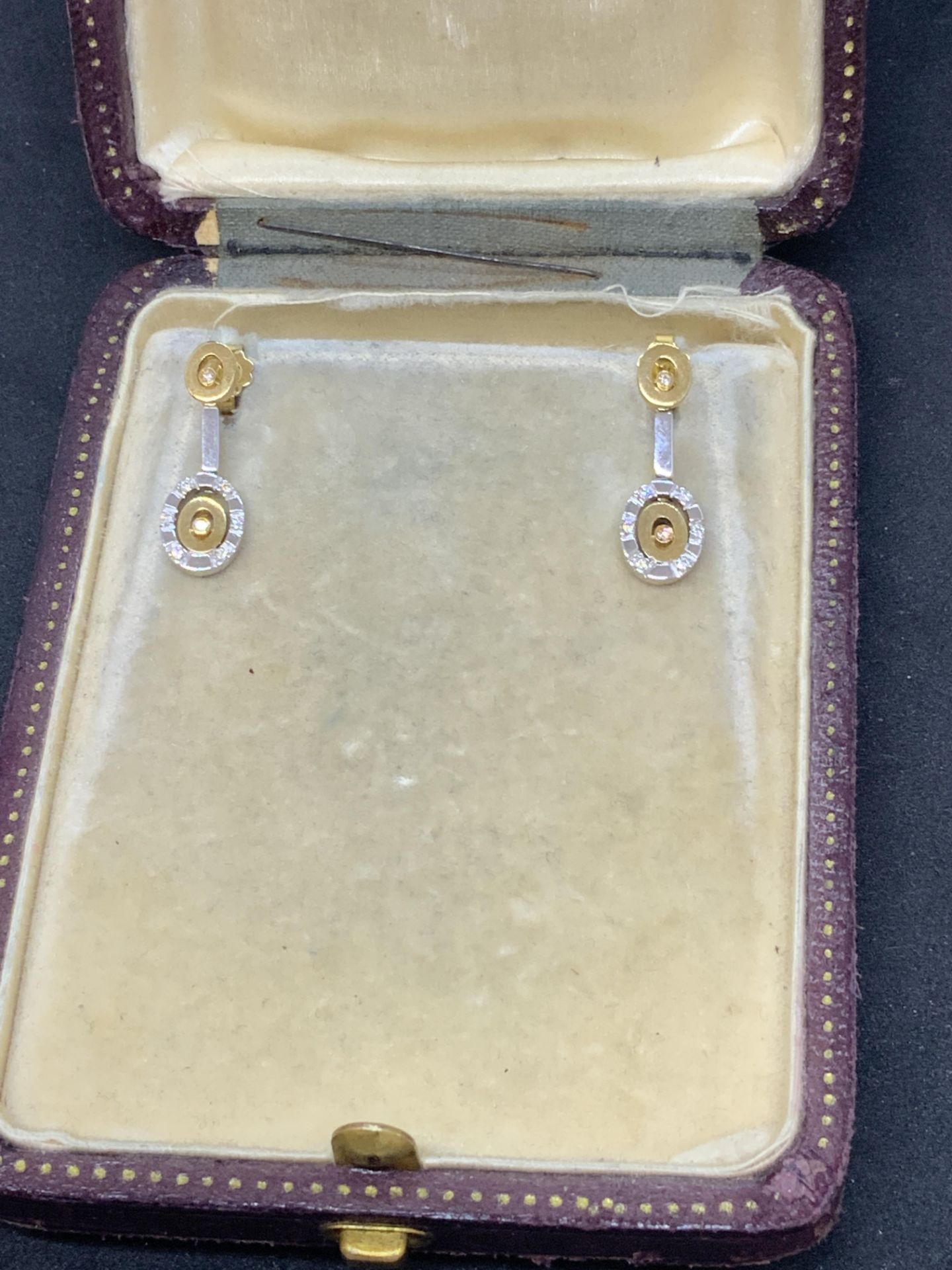 18ct GOLD DIAMOND SET EARRINGS