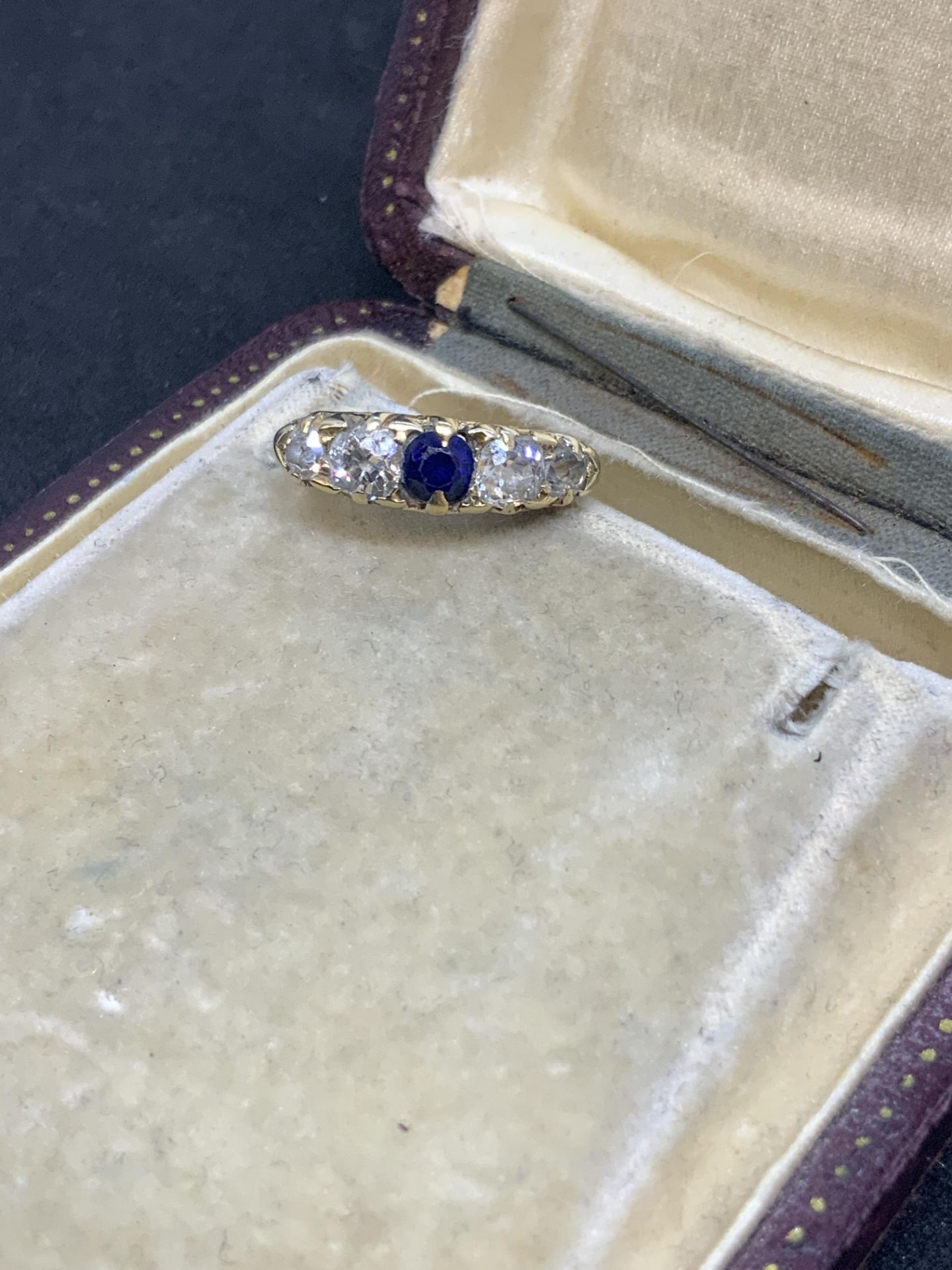 ANTIQUE 18ct GOLD 5 STONE 0.30ct BLUE SAPPHIRE & 0.80ct DIAMOND RING - Image 9 of 10