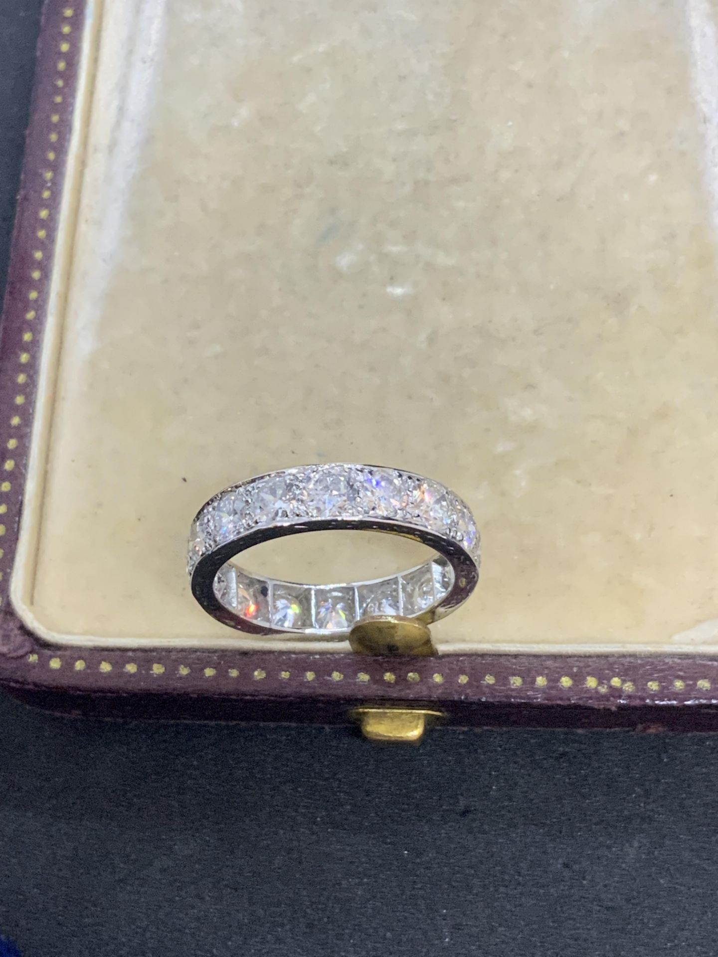 FINE VINTAGE 5.00ct APPROX DIAMOND FULL ETERNITY RING G/H COLOUR & VS-SI DIAMONDS - Image 8 of 10