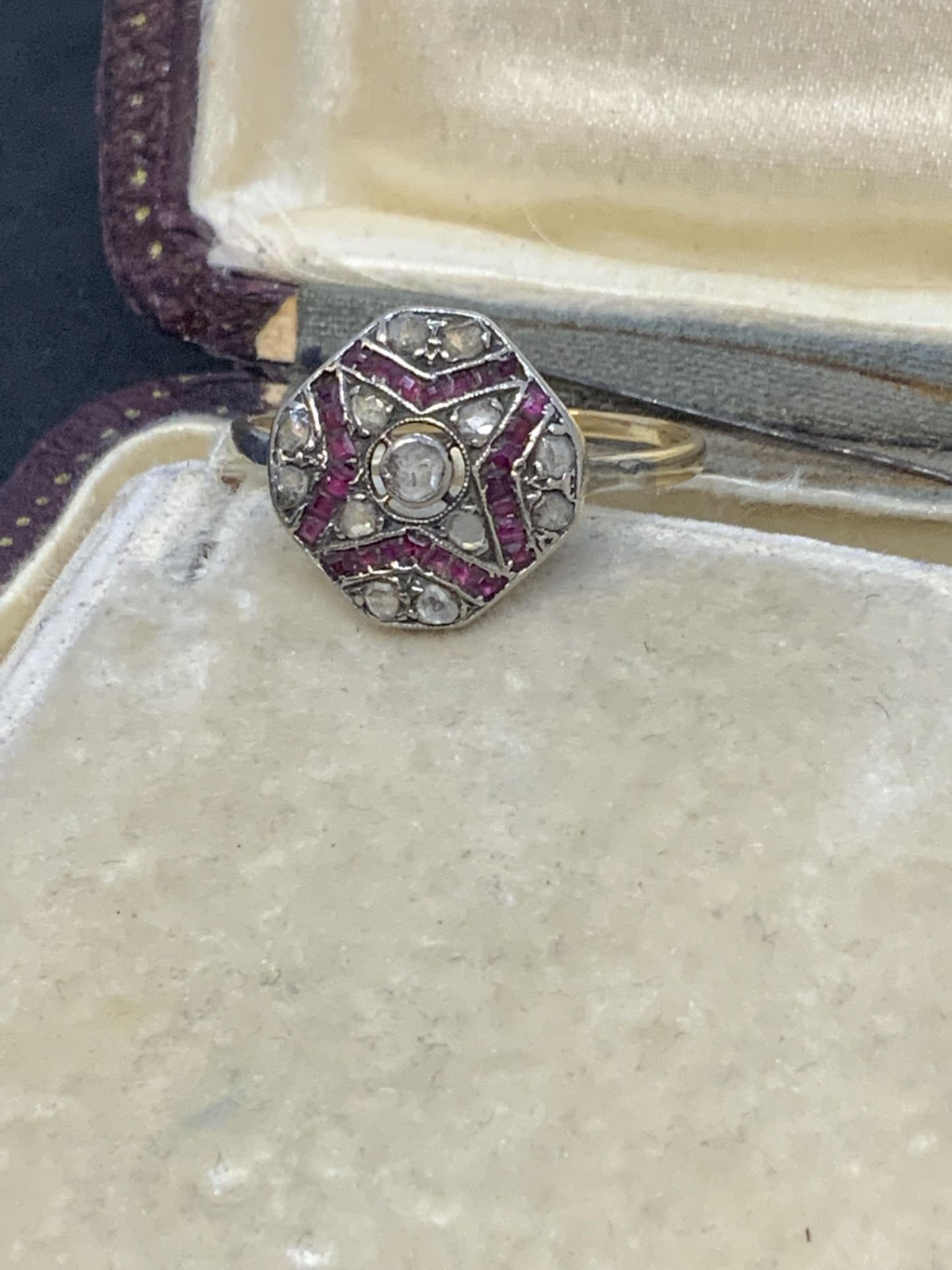 ANTIQUE RUBY & DIAMOND SET RING