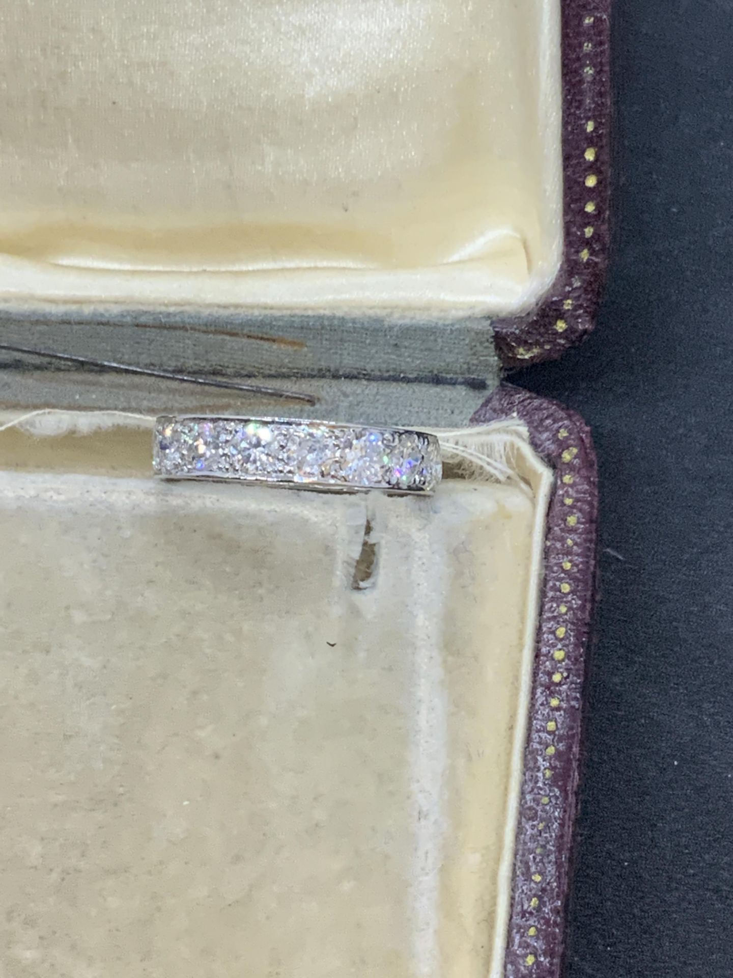 FINE VINTAGE 5.00ct APPROX DIAMOND FULL ETERNITY RING G/H COLOUR & VS-SI DIAMONDS - Image 2 of 10