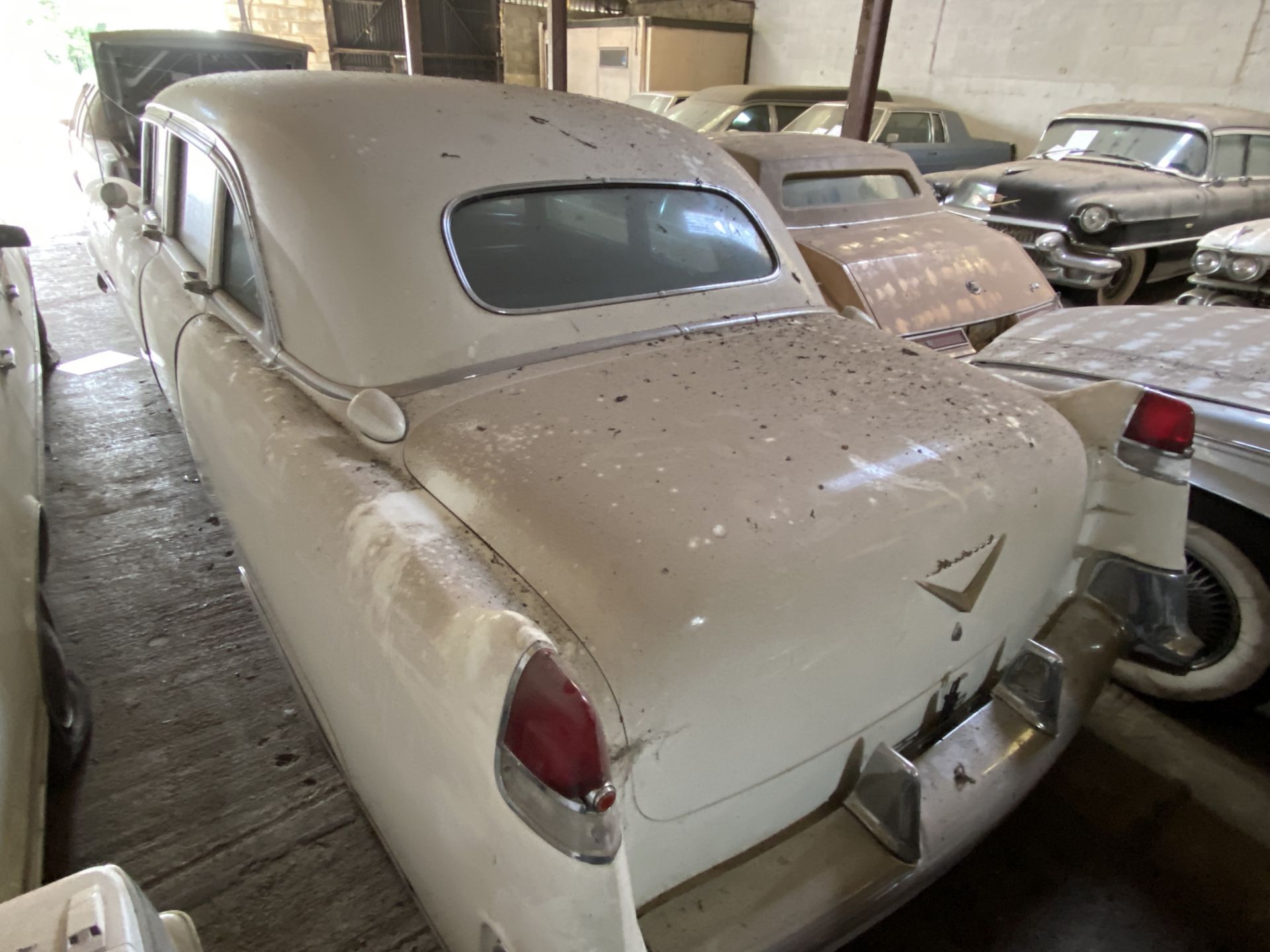 APPROX 1954 CADILLAC FLEETWOOD 75 FACTORY LIMO IN WHITE - BODY NO: 404) WITH KEYS - Image 5 of 17