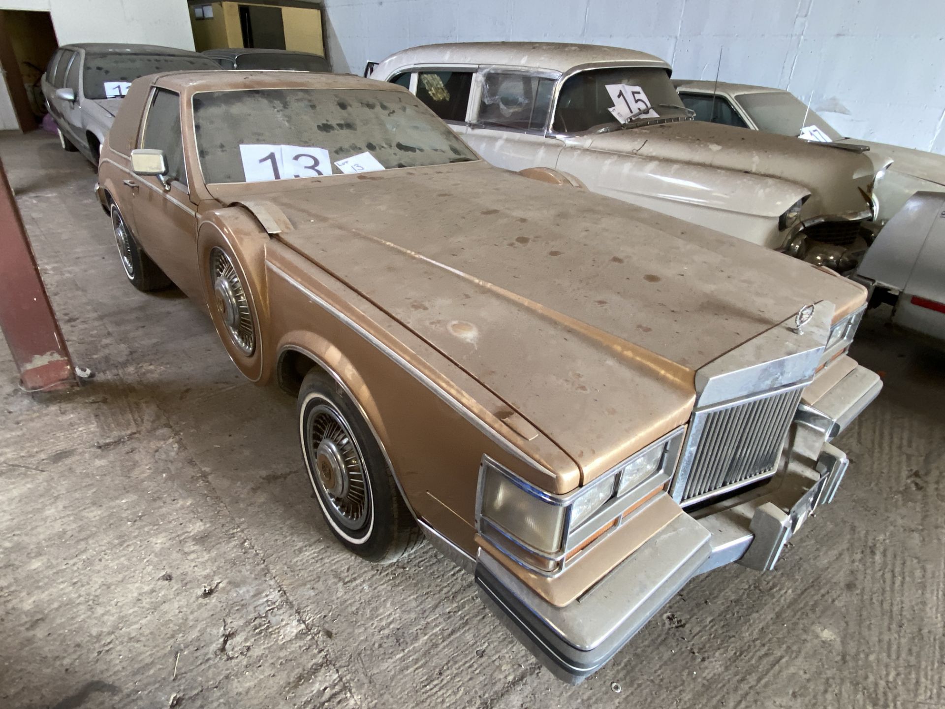 APP 1982 CADILLAC SEVILLE 2 DOOR CONVERTIBLE CONVERSION IN GOLD + KEYS - UK REGISTERED - REG: 14 CAD - Image 3 of 9