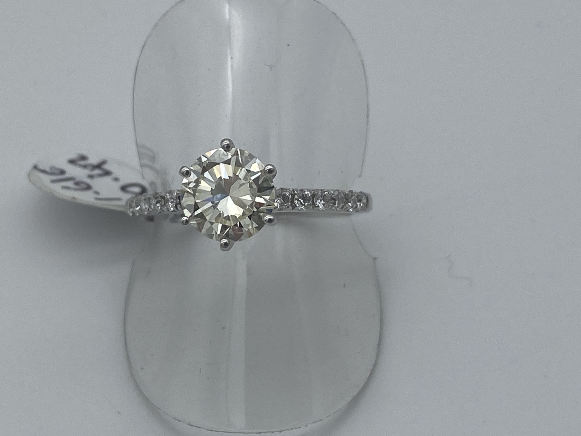 18ct GOLD 2.03ct TDW DIAMOND SOLITAIRE RING VVS2 - Image 5 of 5