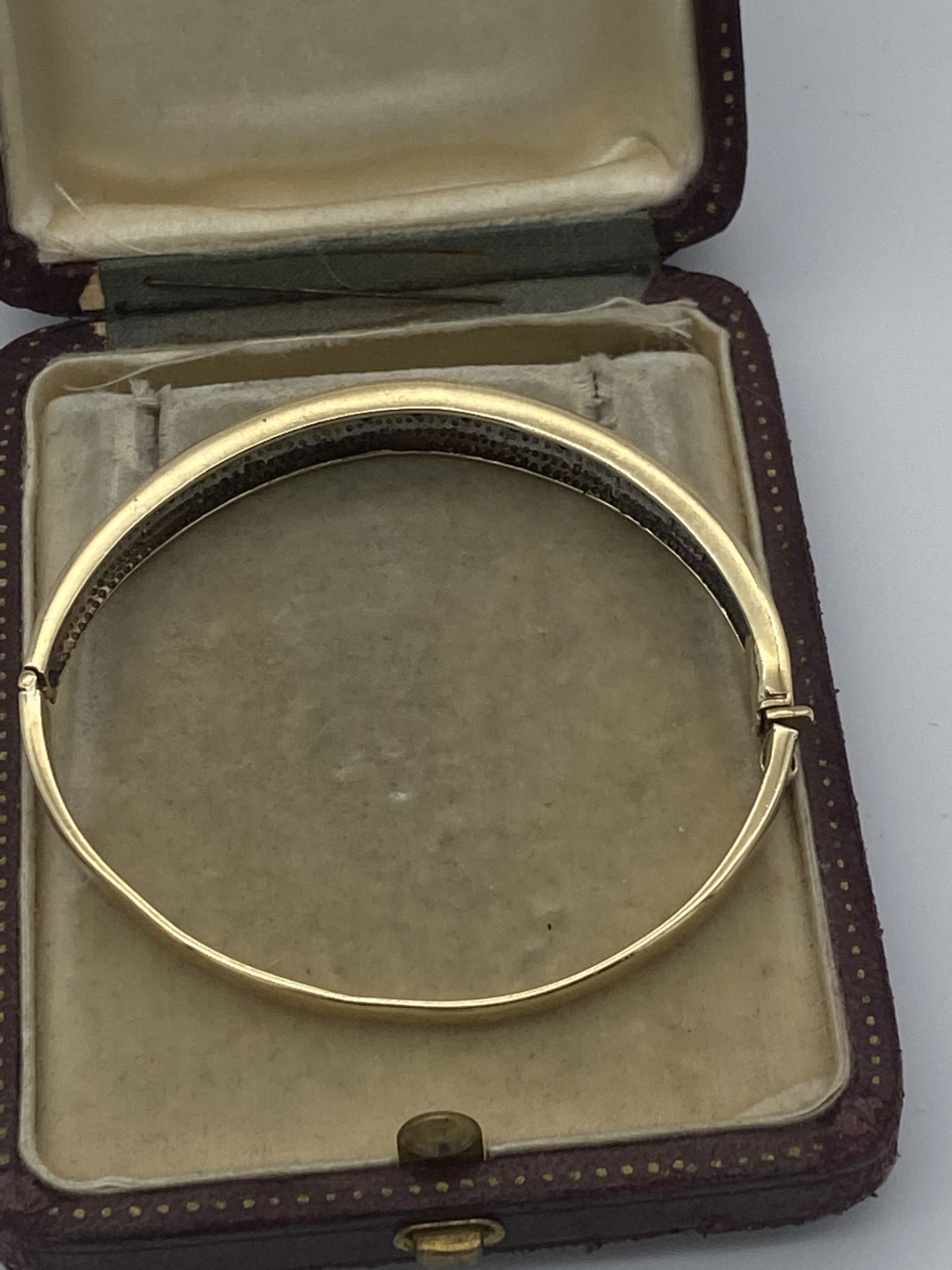 9ct GOLD DIAMOND SET BANGLE - Image 3 of 3