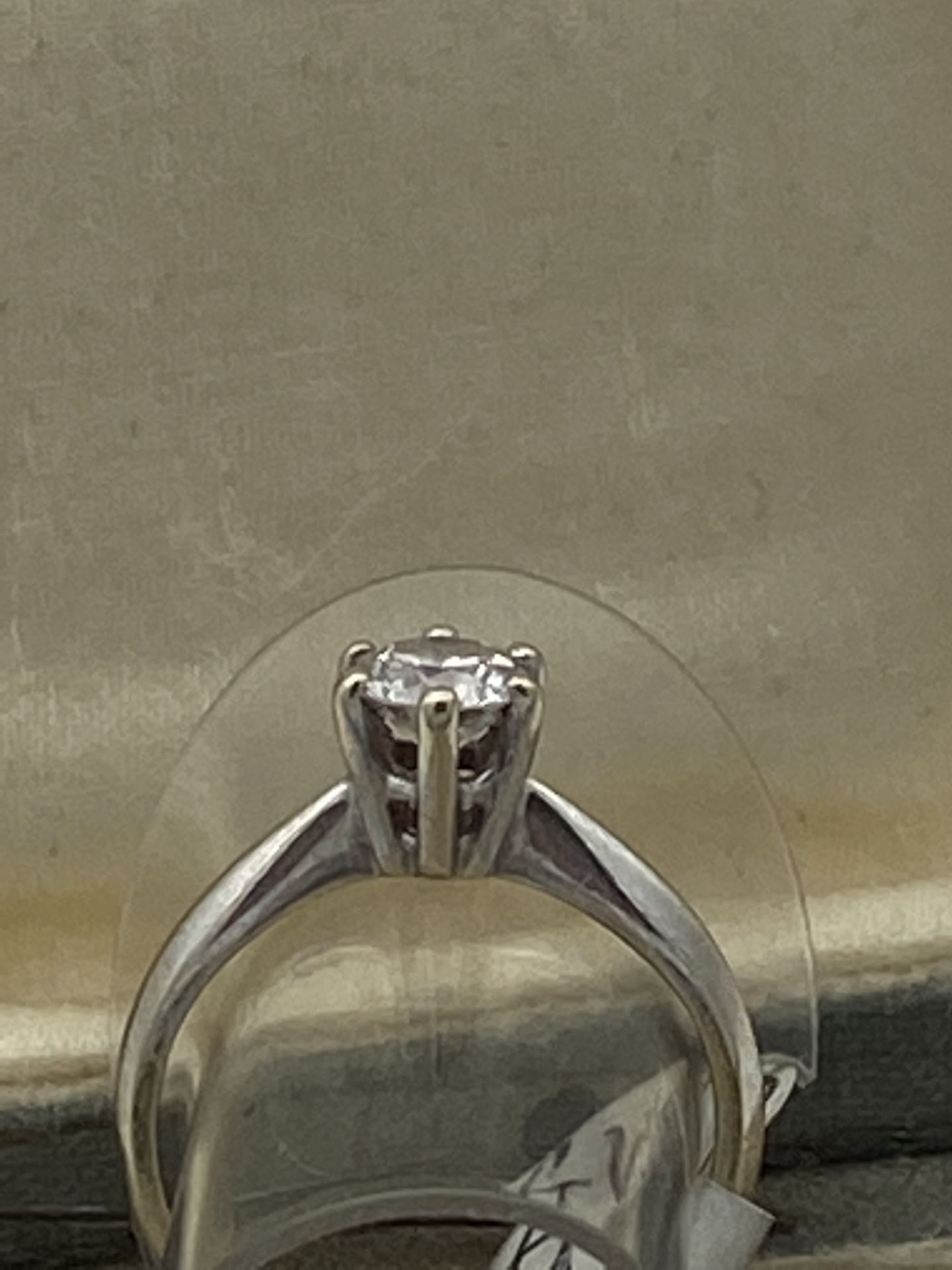 18ct GOLD 0.54ct G-VS2 DIAMOND RING - Image 4 of 4