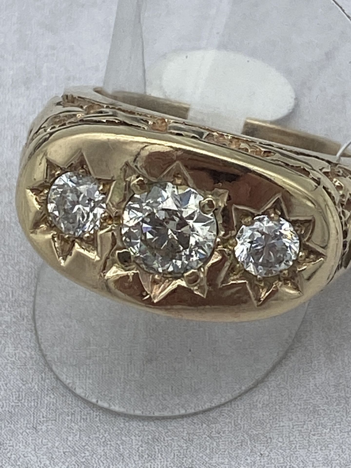 FINE HEAVY GENTS 3 STONE 2.55ct DIAMOND RING WITH COPY OF VALUATION - £22,200