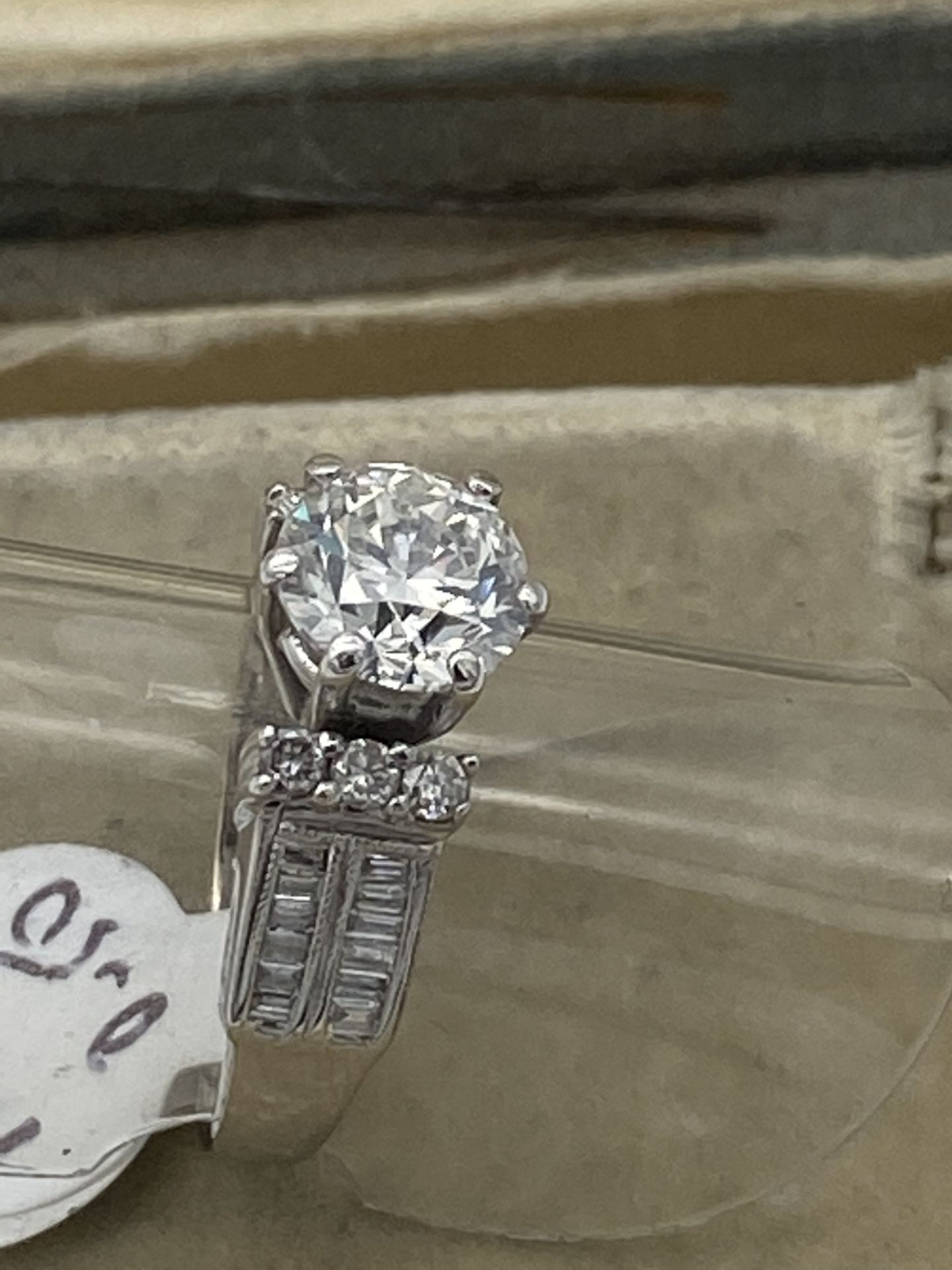 18ct WHITE GOLD 2.00ct DIAMOND SOLITAIRE RING - Image 4 of 5