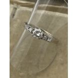 18ct WHITE GOLD 0.70 tdw DIAMOND RING