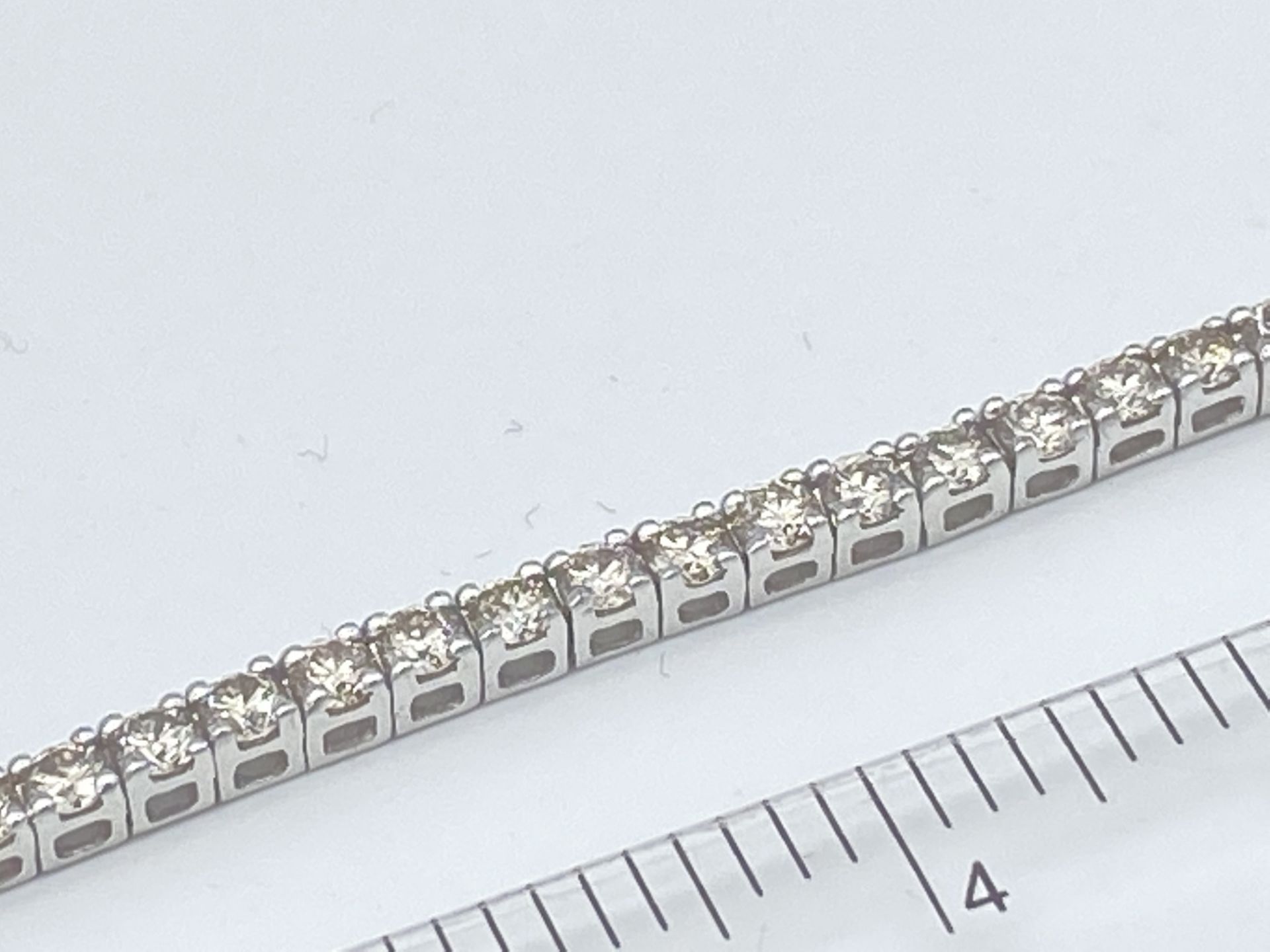 9ct WHITE GOLD 5.00ct DIAMOND TENNIS BRACELET