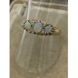 9ct GOLD 3 STONE OPAL SET RING