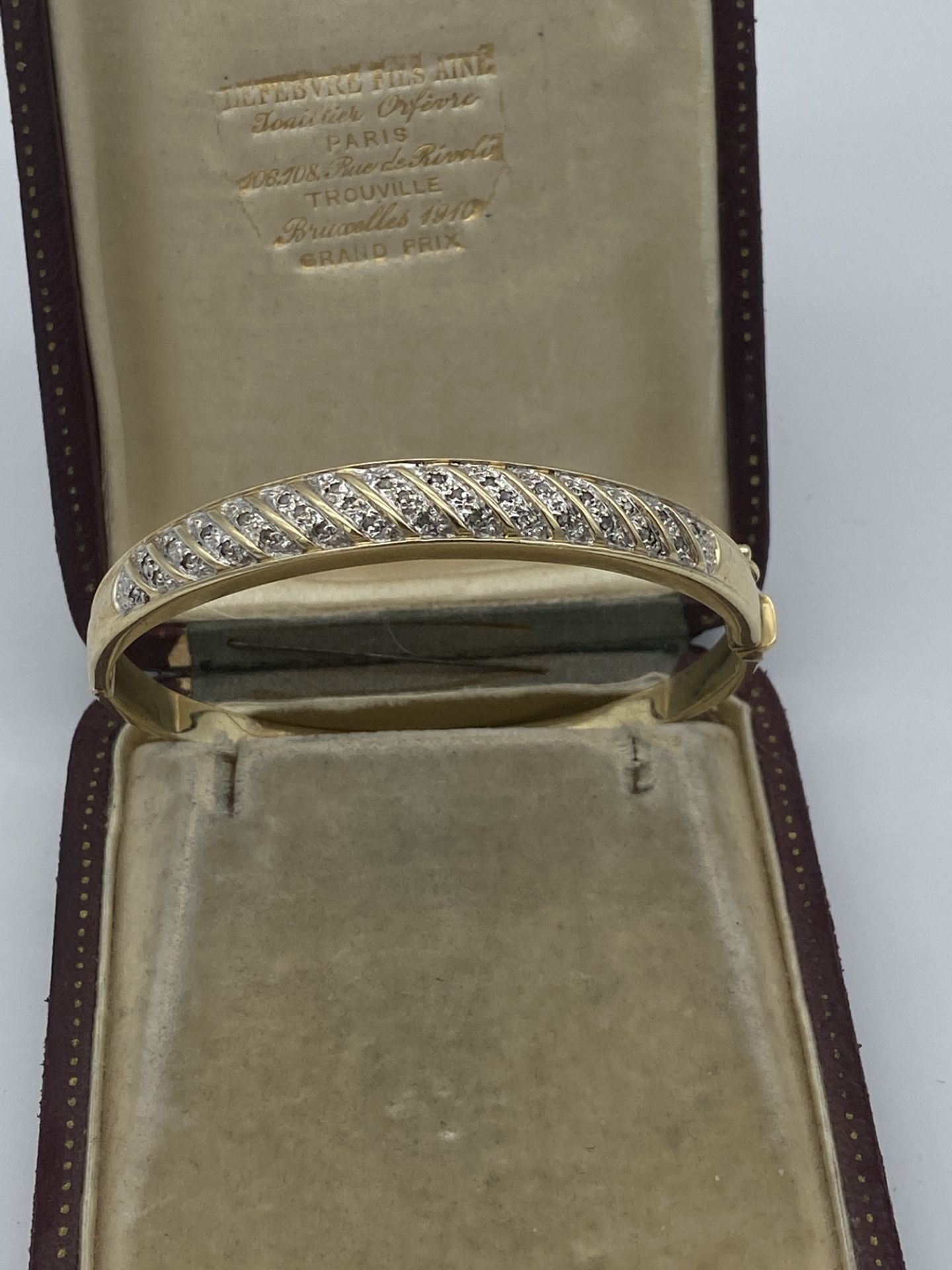 9ct GOLD DIAMOND SET BANGLE - Image 2 of 3