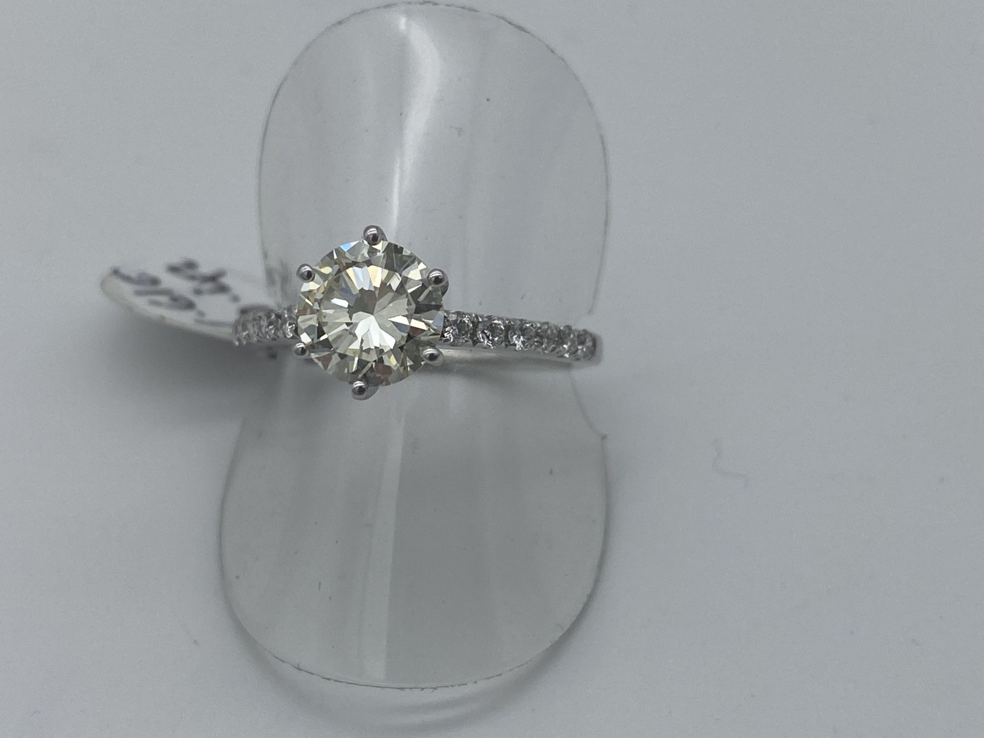 18ct GOLD 2.03ct TDW DIAMOND SOLITAIRE RING VVS2 - Image 3 of 5