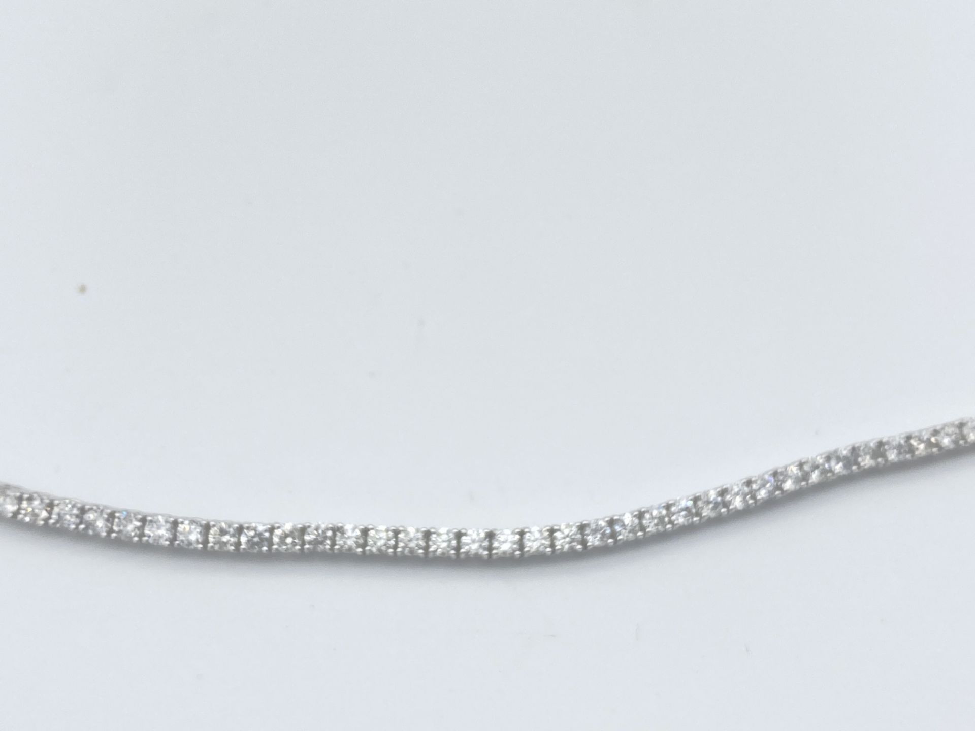 18ct WHITE GOLD 10.80ct DIAMOND NECKLACE - Image 2 of 4