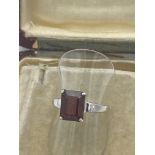 9ct WHITE GOLD GARNET SET RING