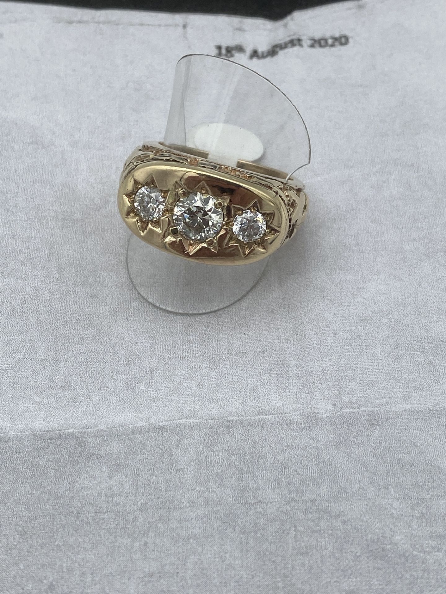 FINE HEAVY GENTS 3 STONE 2.55ct DIAMOND RING WITH COPY OF VALUATION - £22,200 - Image 6 of 8