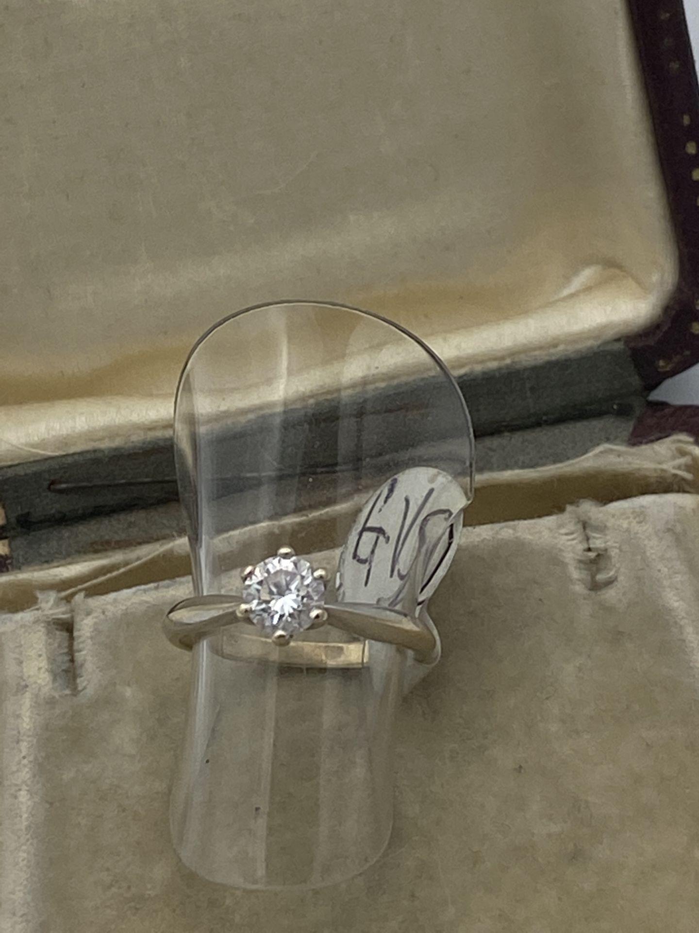 18ct GOLD 0.54ct G-VS2 DIAMOND RING - Image 3 of 4