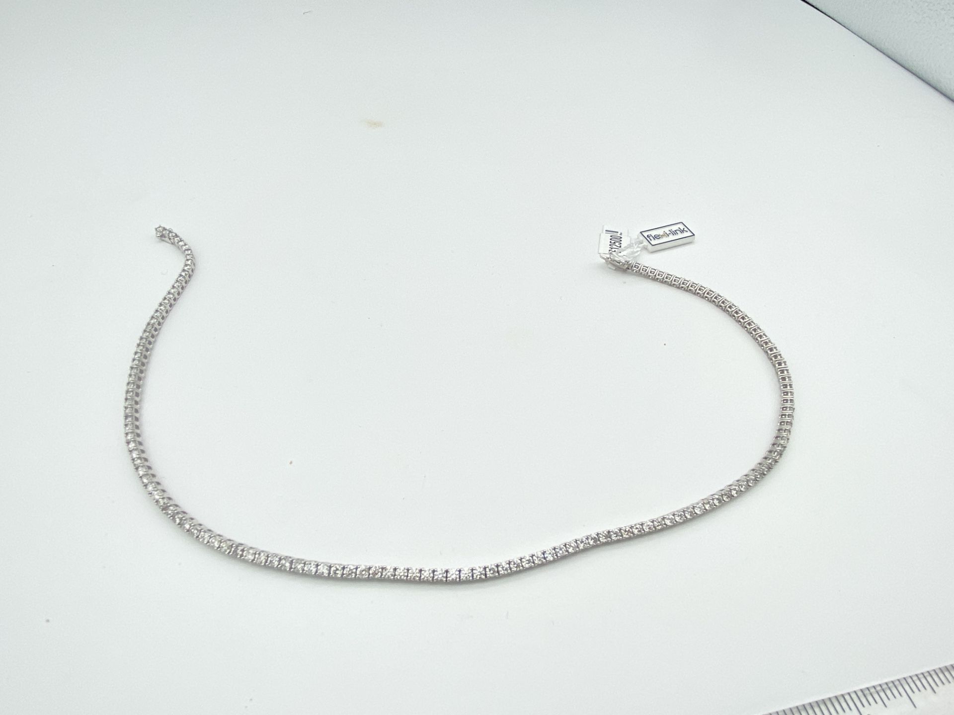 18ct WHITE GOLD 10.80ct DIAMOND NECKLACE