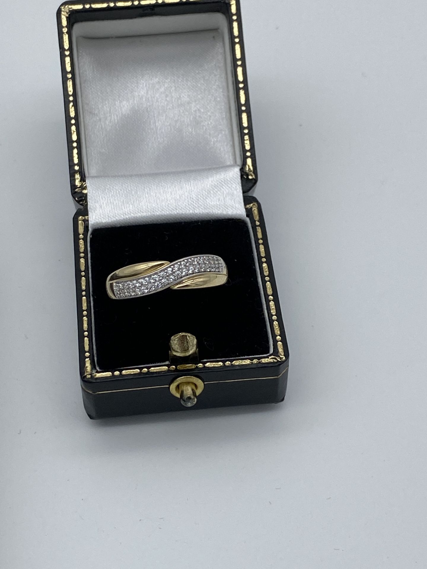 9ct Gold White Stone Set Ring