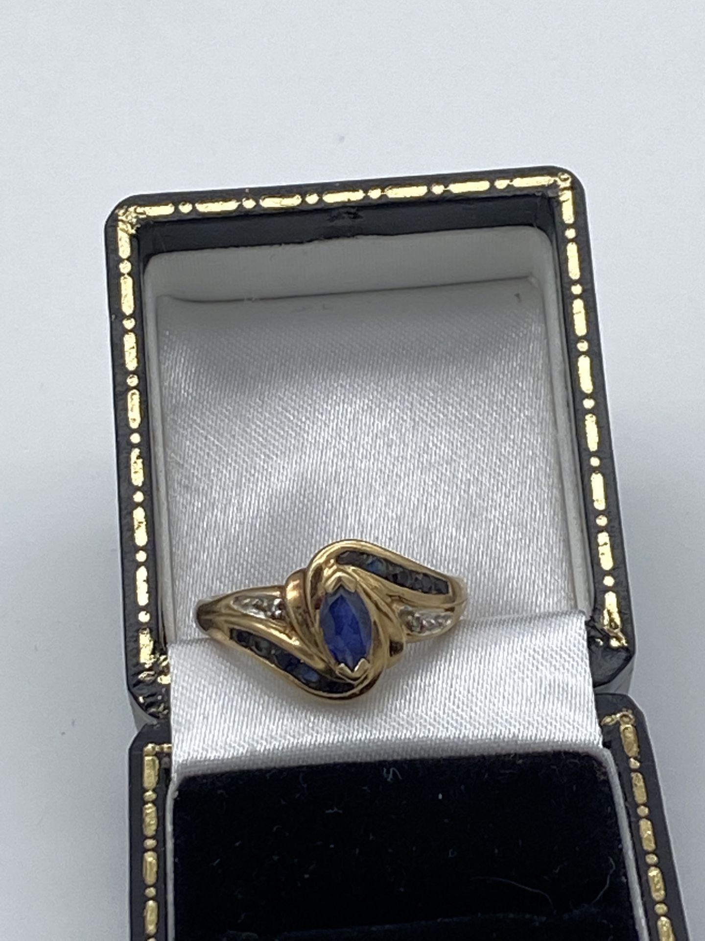 9ct Gold Sapphire & Diamond Ring