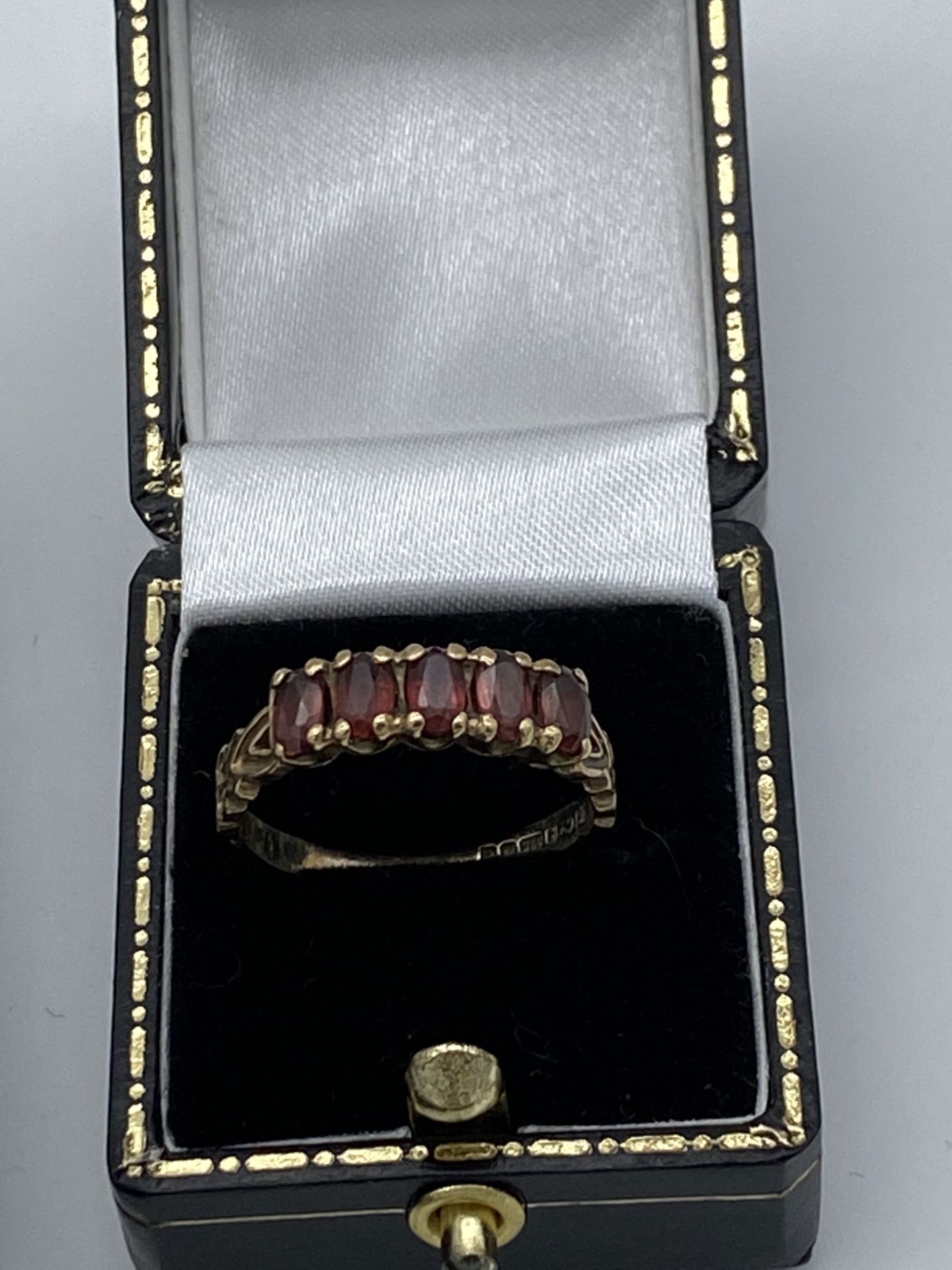 9ct Gold Red Stone Set Ring