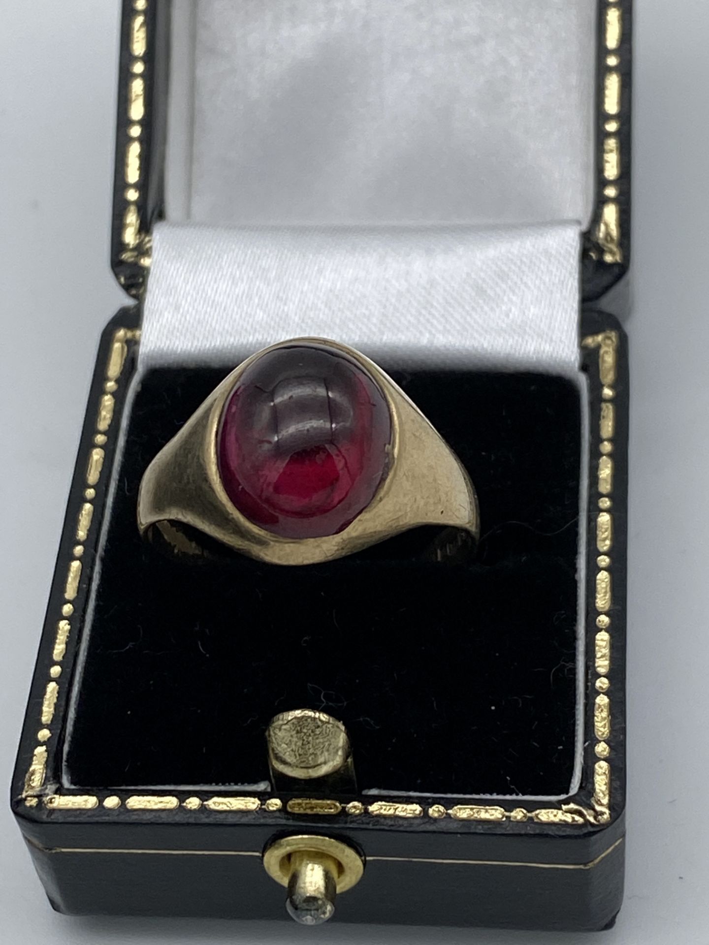 9ct Gold Large Red Stone Set RIng