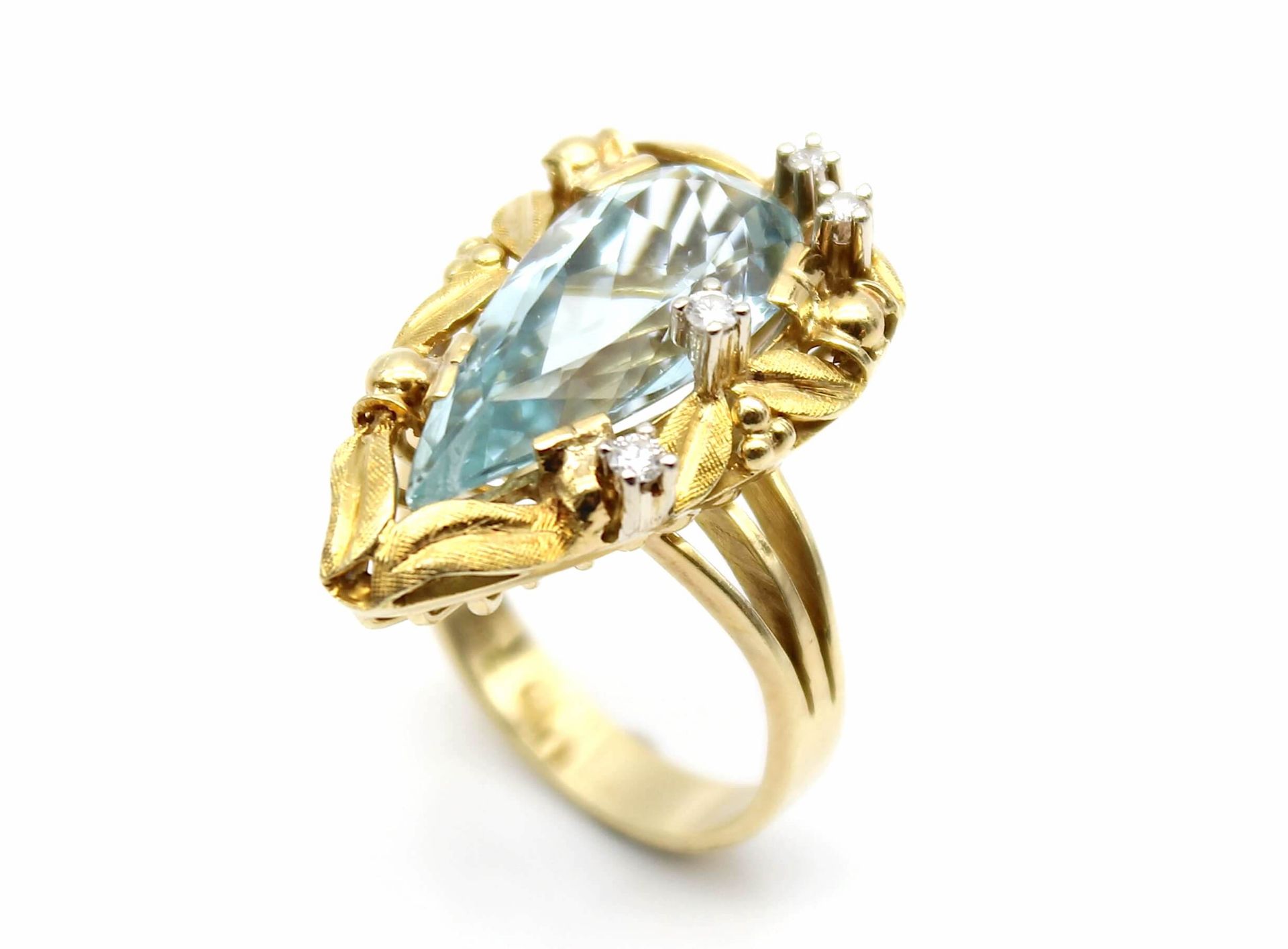 Ring aus 585er Gold mit einem Aquamarin