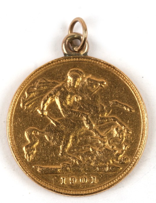 A Victorian 1901 gold half sovereign mounted with a suspension loop